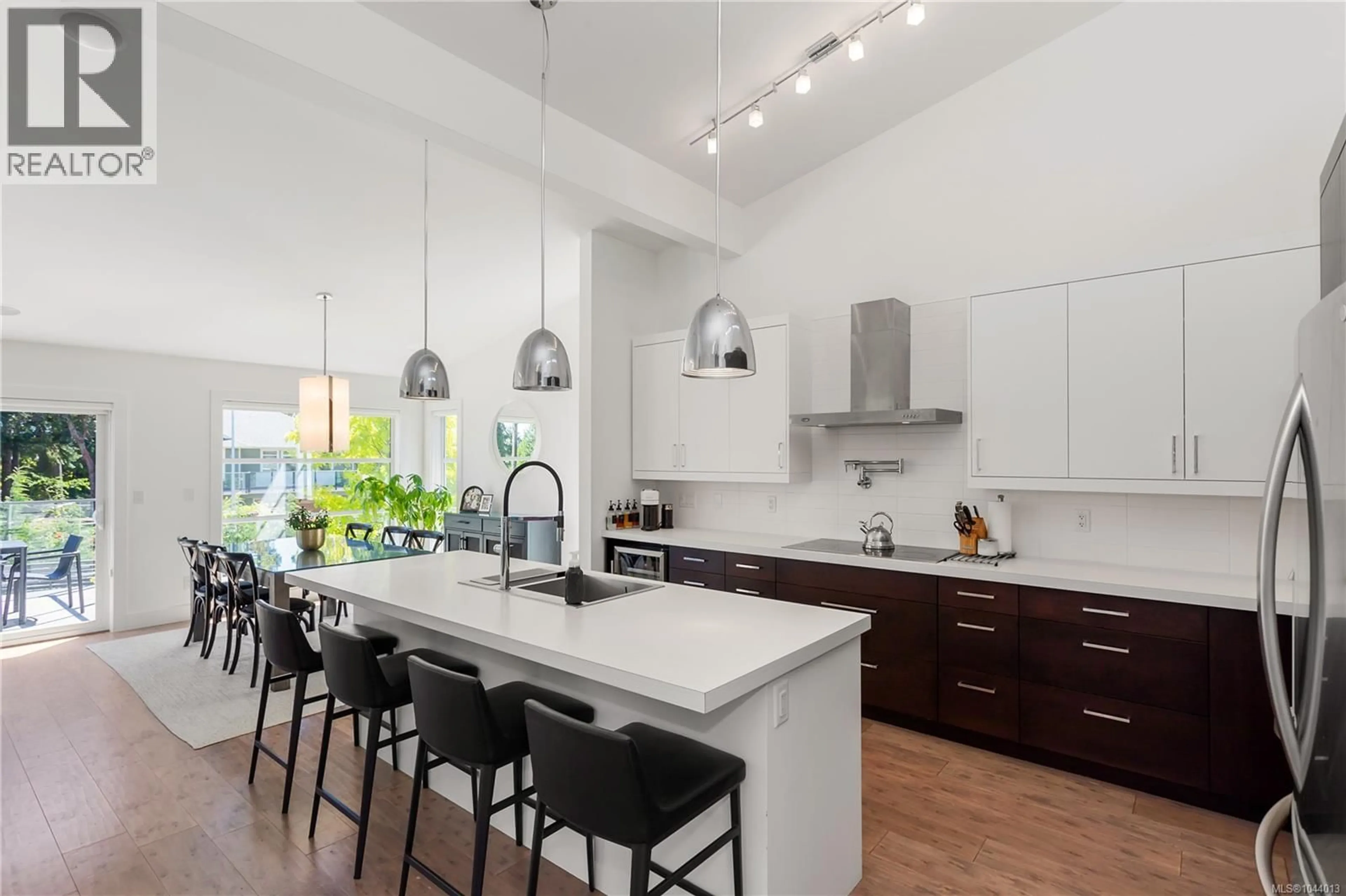 Open concept kitchen, unknown for 1501 ARGYLE AVENUE, Nanaimo British Columbia V9S3K3