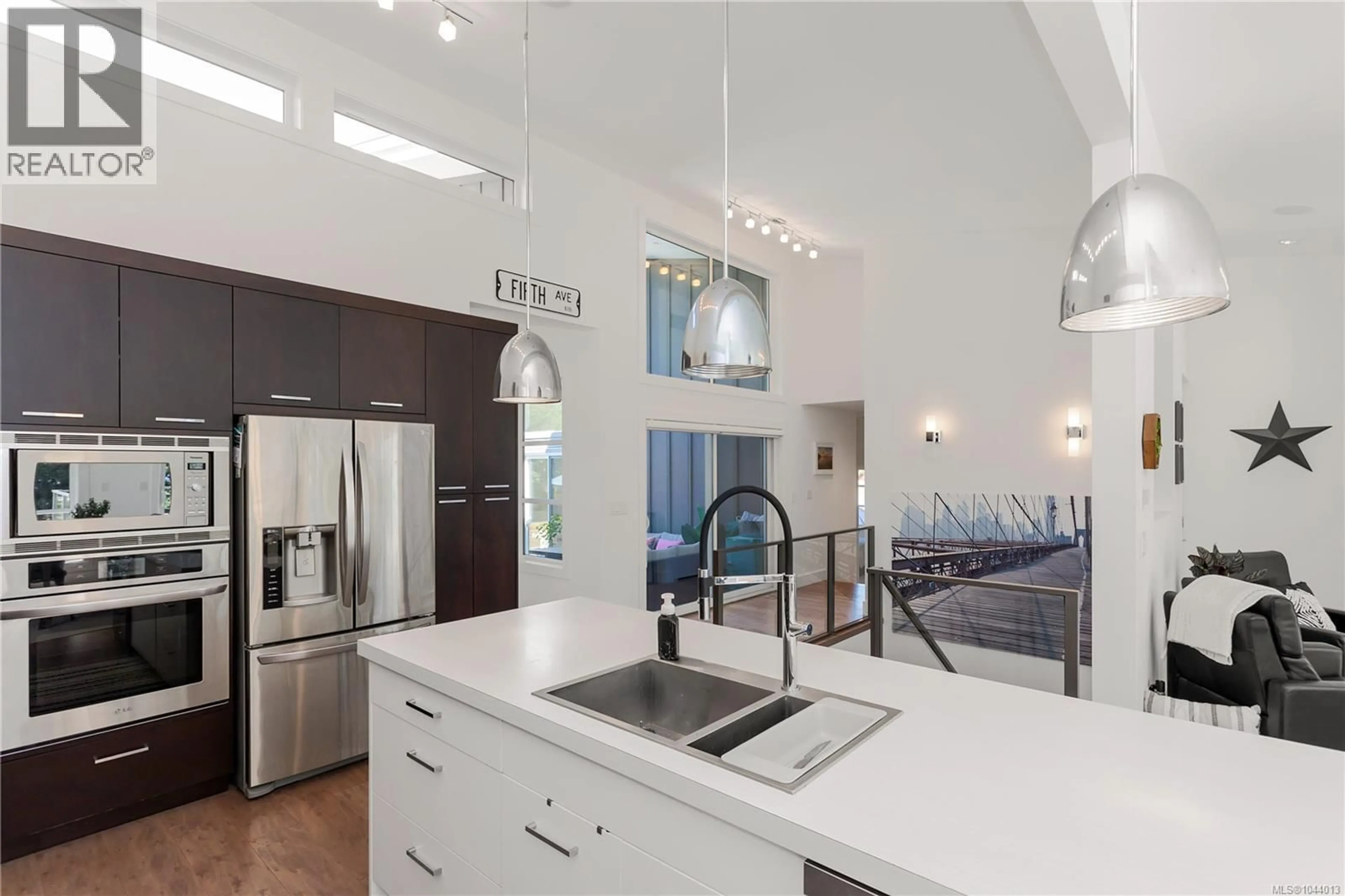 Open concept kitchen, ceramic/tile floor for 1501 ARGYLE AVENUE, Nanaimo British Columbia V9S3K3