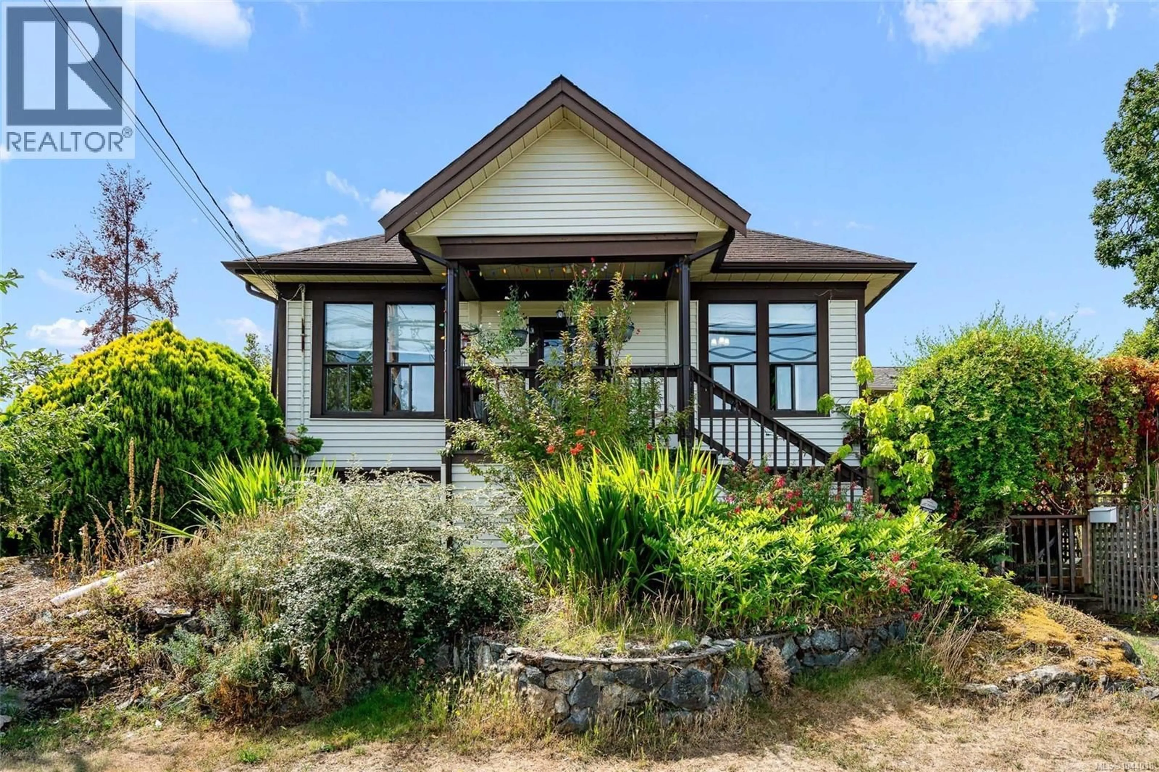 Home with vinyl exterior material, unknown for 1439 HAULTAIN STREET, Victoria British Columbia V8R2J8