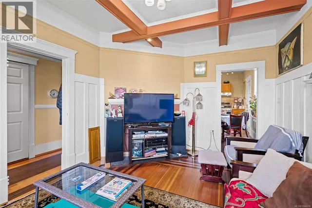 1439 HAULTAIN STREET, Victoria 5