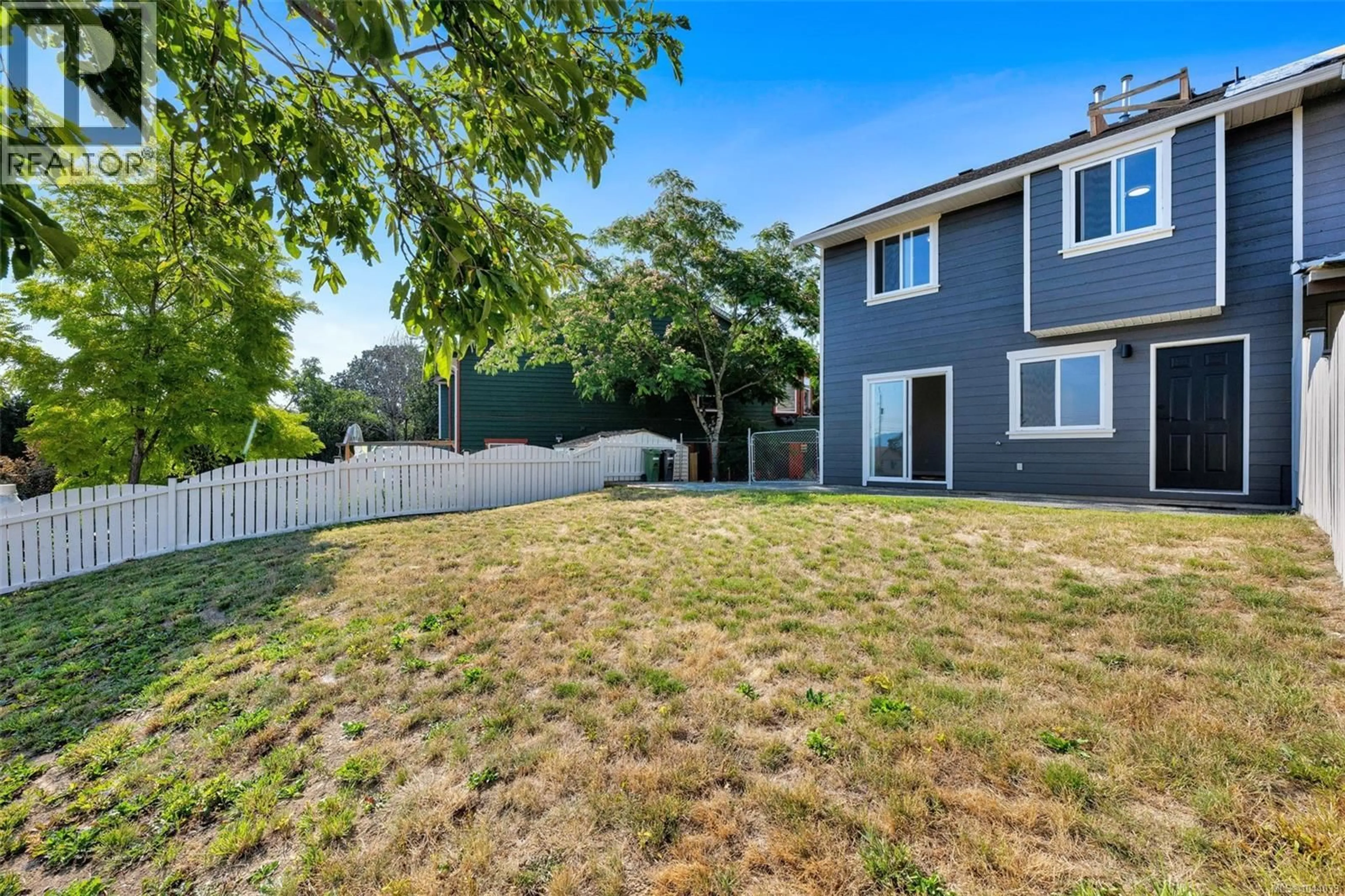 A pic from outside/outdoor area/front of a property/back of a property/a pic from drone, street for 6109 WESTRIDGE ROAD, Duncan British Columbia V9L5K7