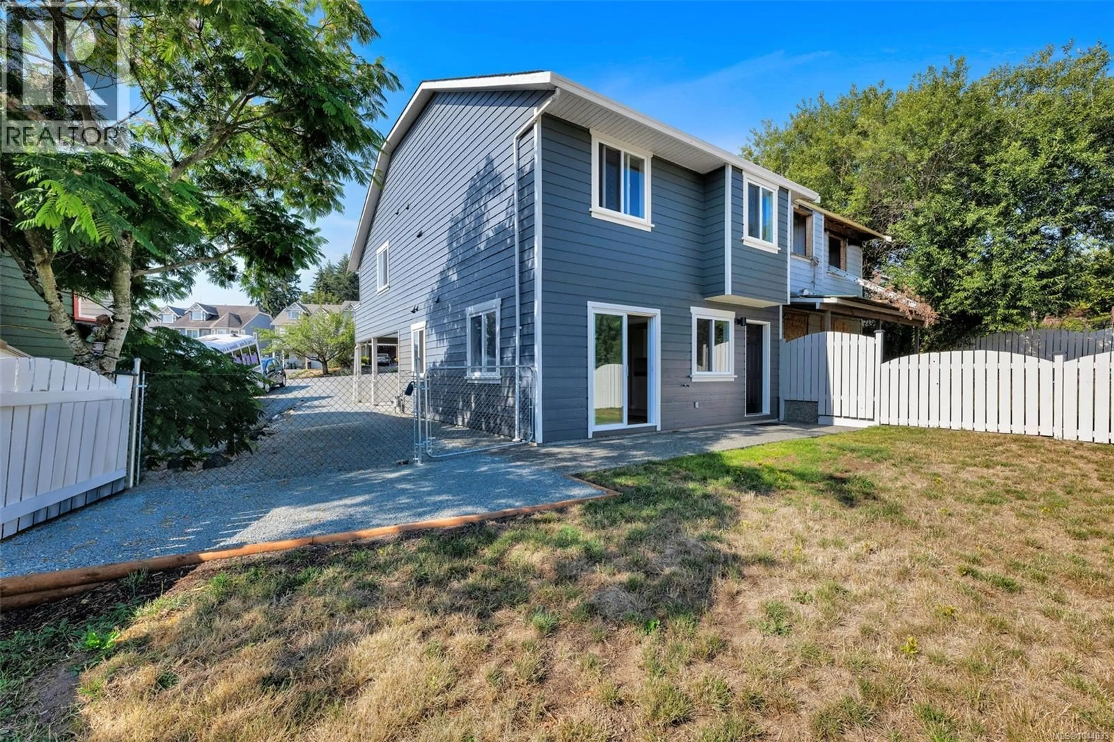 Home with vinyl exterior material, street for 6109 WESTRIDGE ROAD, Duncan British Columbia V9L5K7