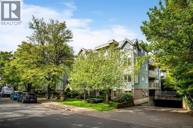 202 - 2710 GROSVENOR ROAD, Victoria