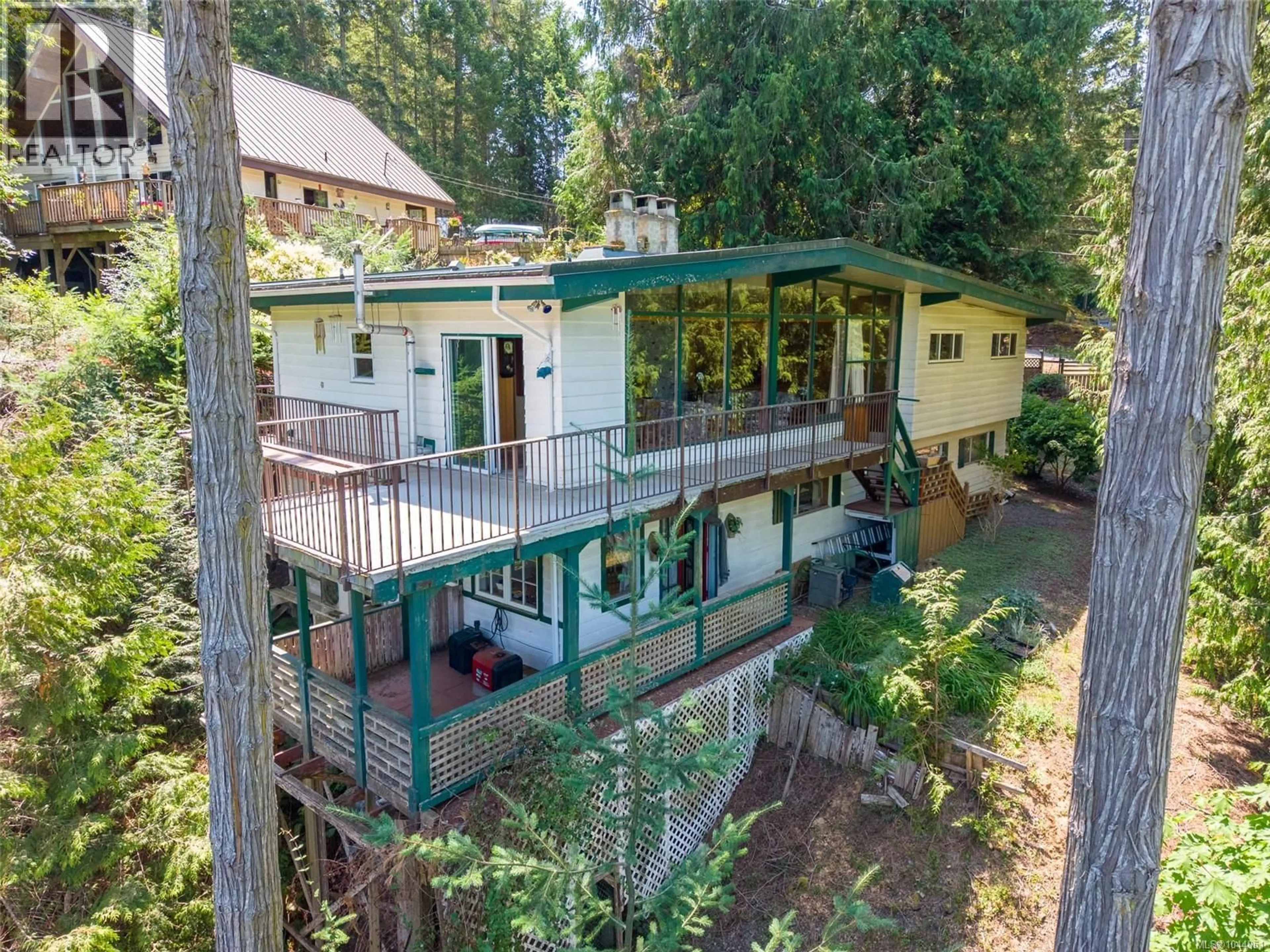 A pic from outside/outdoor area/front of a property/back of a property/a pic from drone, unknown for 2610 GUNWHALE ROAD, Pender Island British Columbia V0N2M2