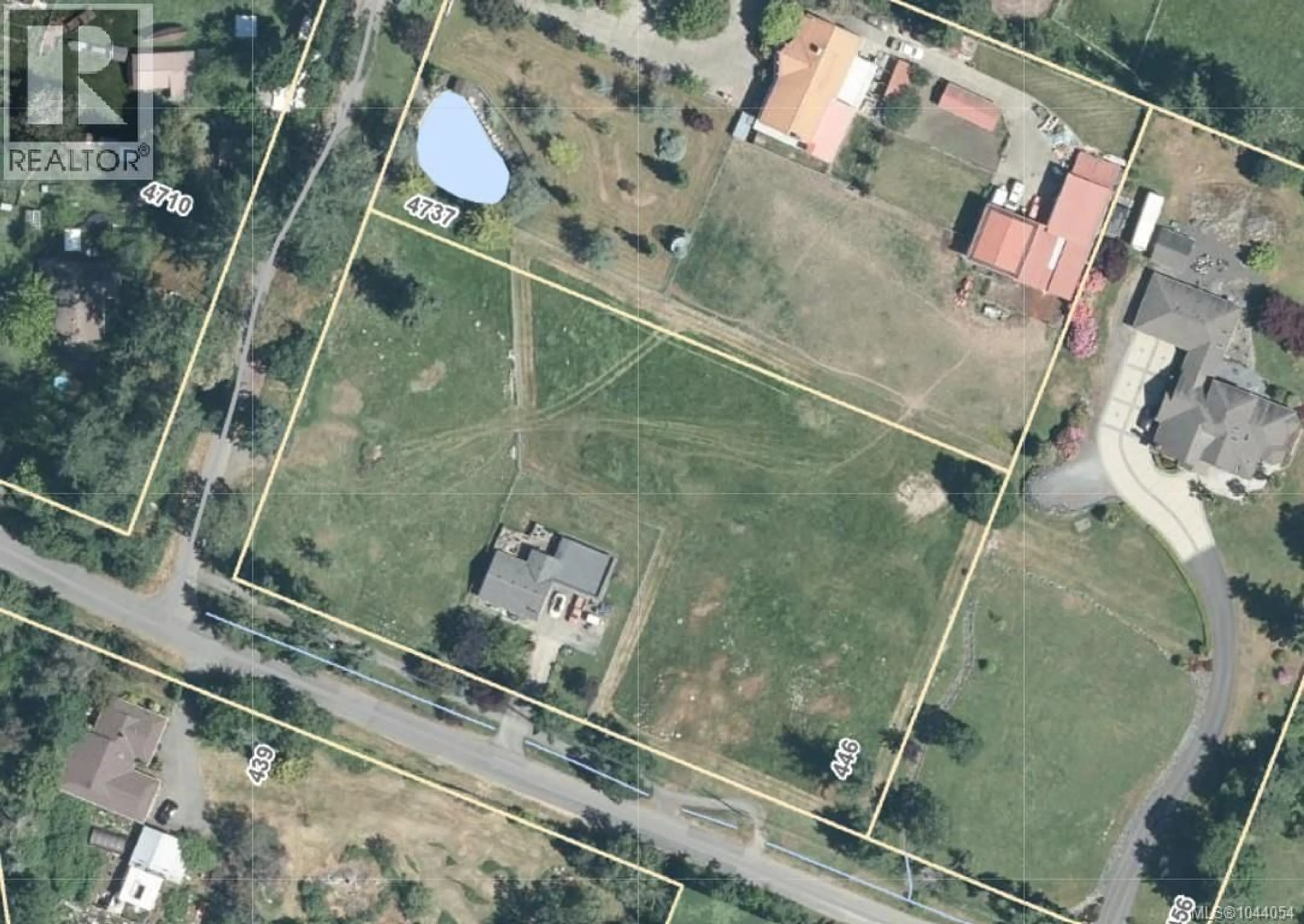 A pic from outside/outdoor area/front of a property/back of a property/a pic from drone, street for 446 QUAYLE ROAD, Saanich British Columbia V9E2J7