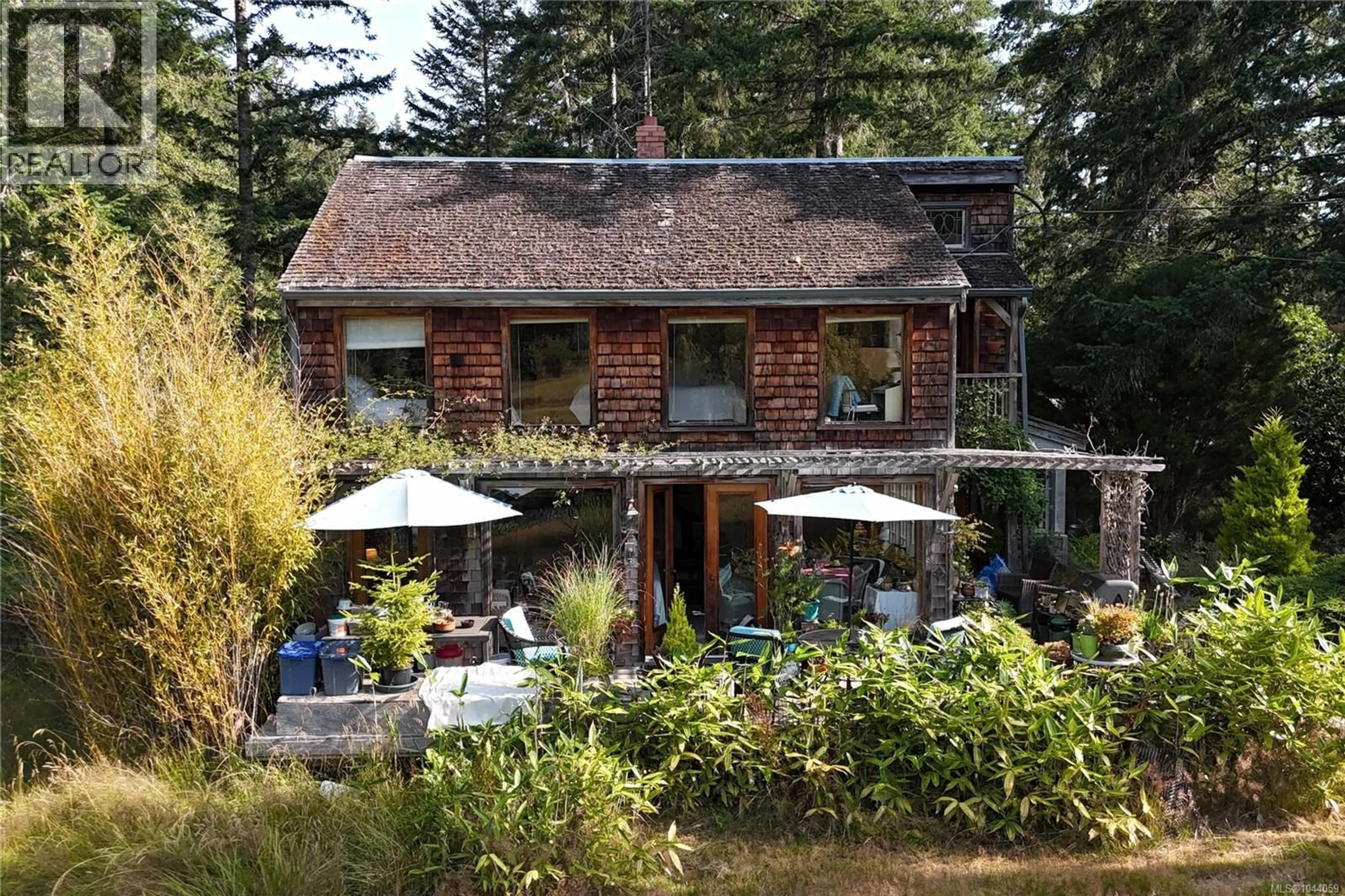 A pic from outside/outdoor area/front of a property/back of a property/a pic from drone, building for 190 MCLENNAN DRIVE, Salt Spring British Columbia V8K1X2