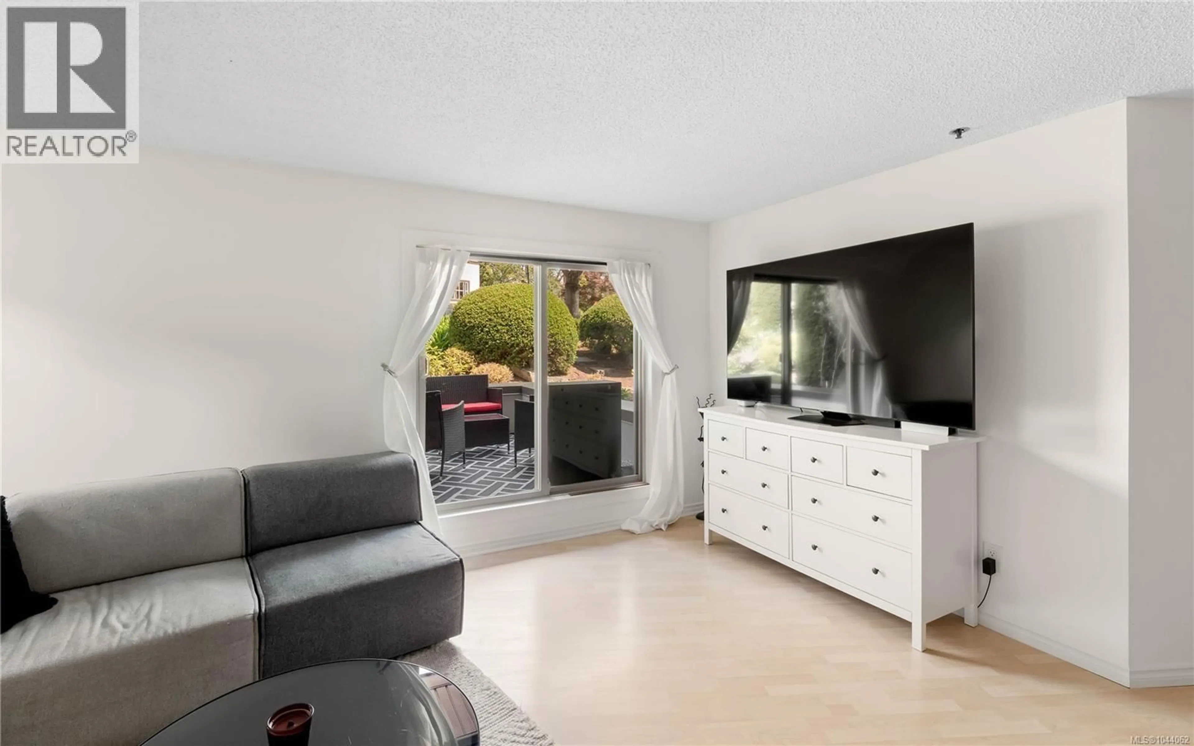 Living room with furniture, unknown for 108 - 1241 FAIRFIELD ROAD, Victoria British Columbia V8V3B3