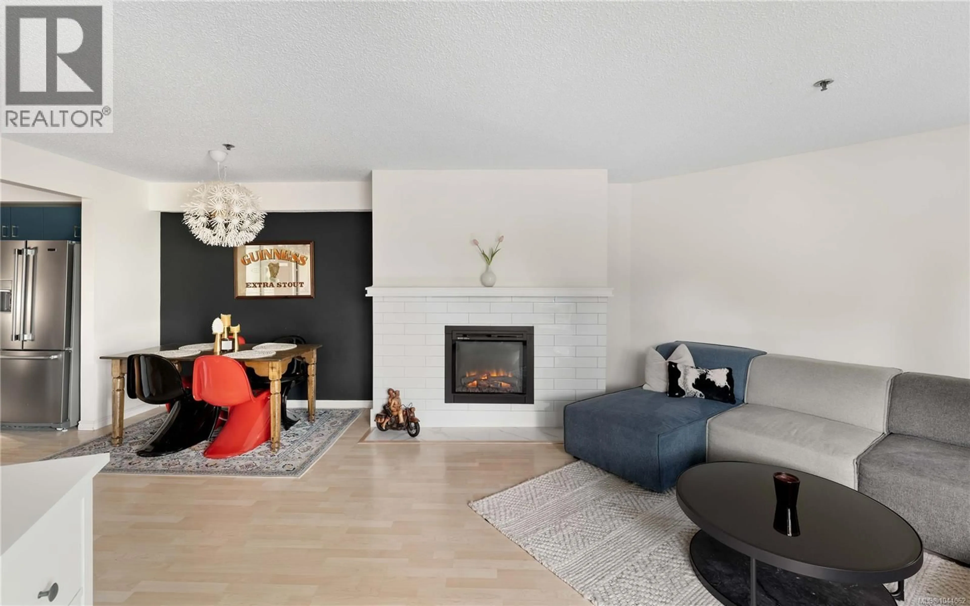 Living room with furniture, unknown for 108 - 1241 FAIRFIELD ROAD, Victoria British Columbia V8V3B3