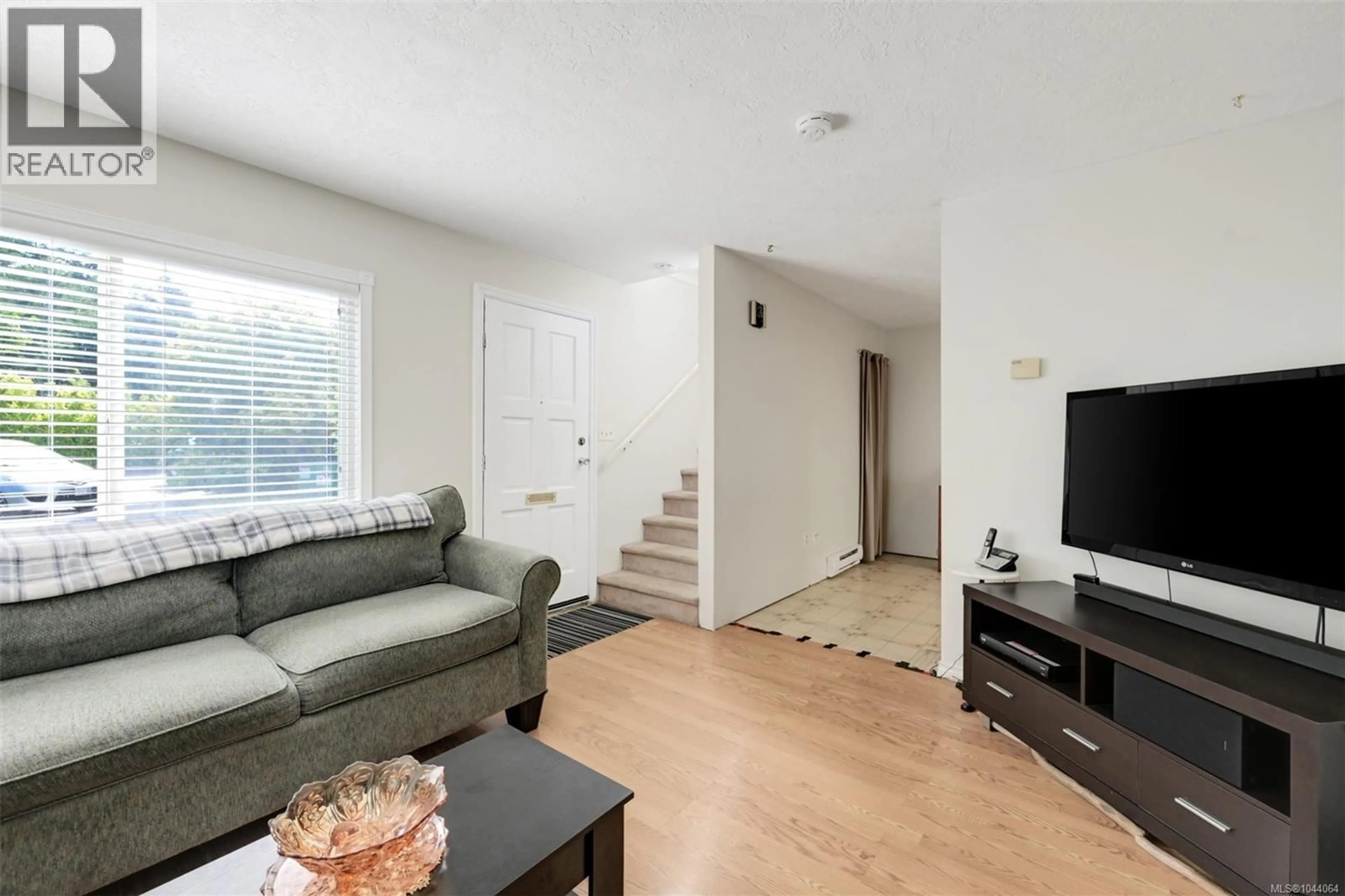 Living room with furniture, unknown for 111 - 2860 SOOKE LAKE ROAD, Langford British Columbia V9B4R3