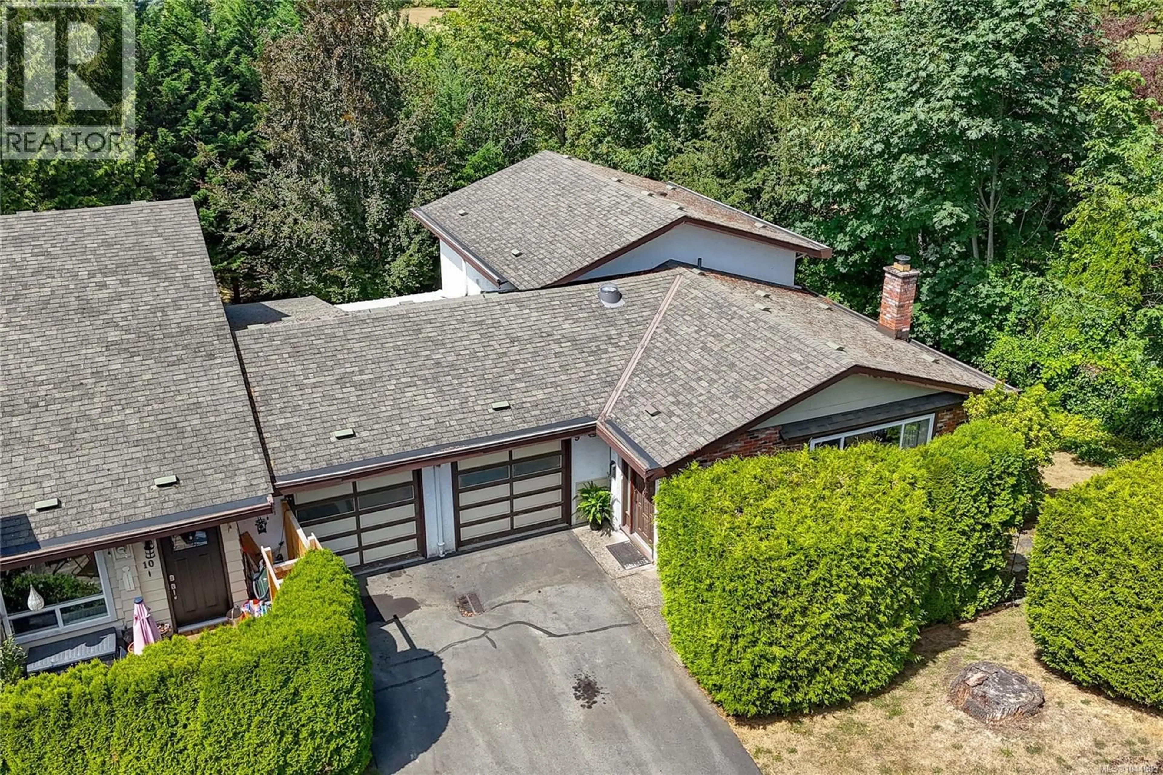 A pic from outside/outdoor area/front of a property/back of a property/a pic from drone, street for 9 - 6172 ALINGTON ROAD, Duncan British Columbia V9L2E9