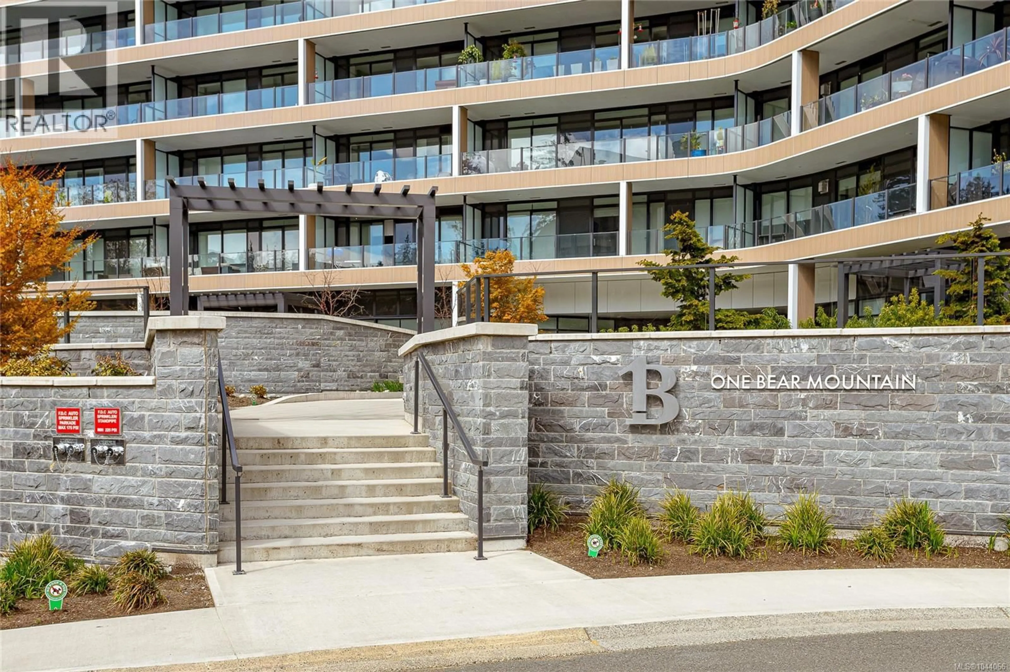 Patio, building for 803 - 2000 HANNINGTON ROAD, Langford British Columbia V9B7C1