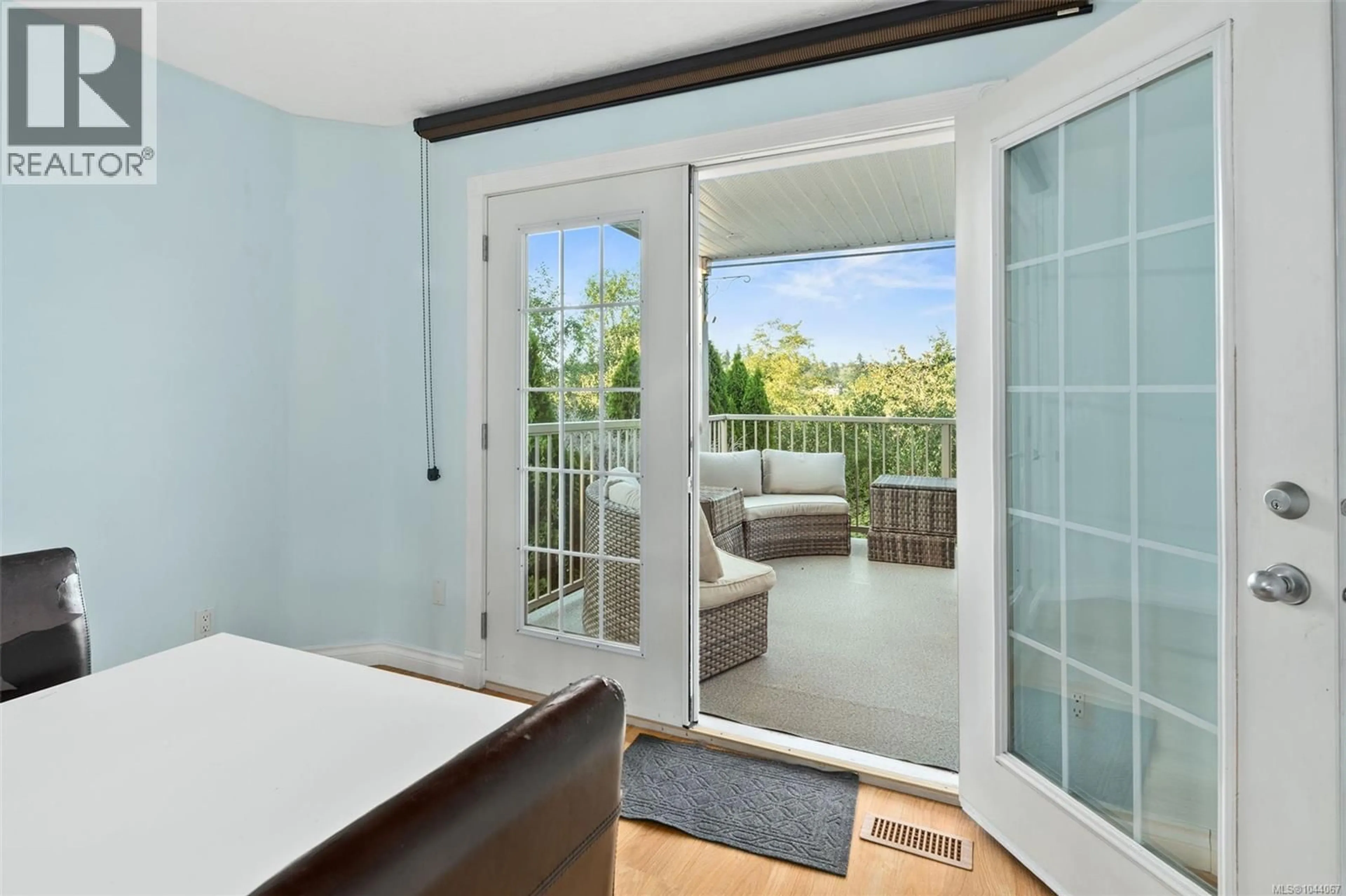 A pic of a room for 975 MEADOWVIEW PLACE, Saanich British Columbia V8Z7E2