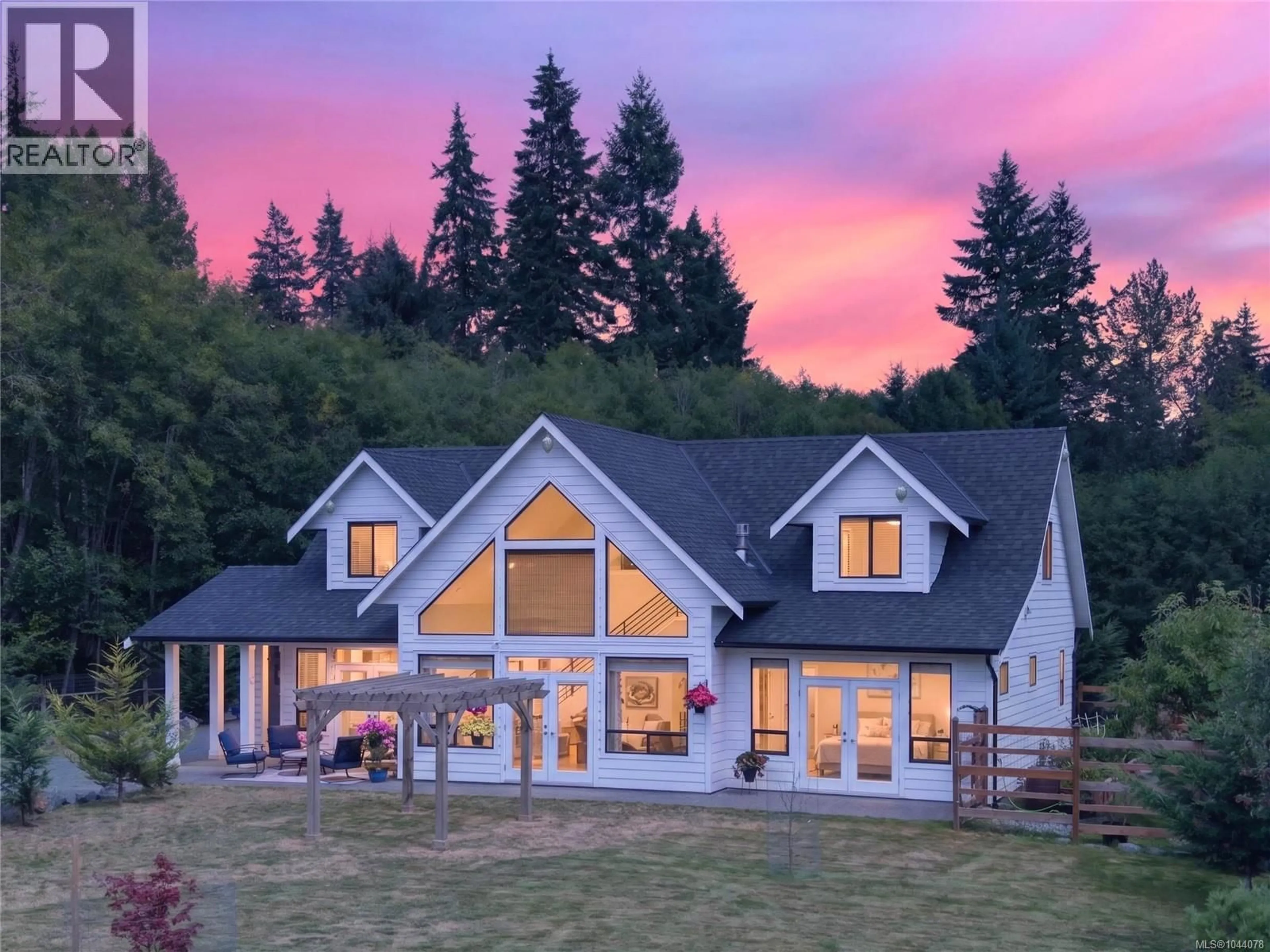 Home with vinyl exterior material, mountain view for 8740 OYSTER RIVER WAY, Black Creek British Columbia V9J1K3