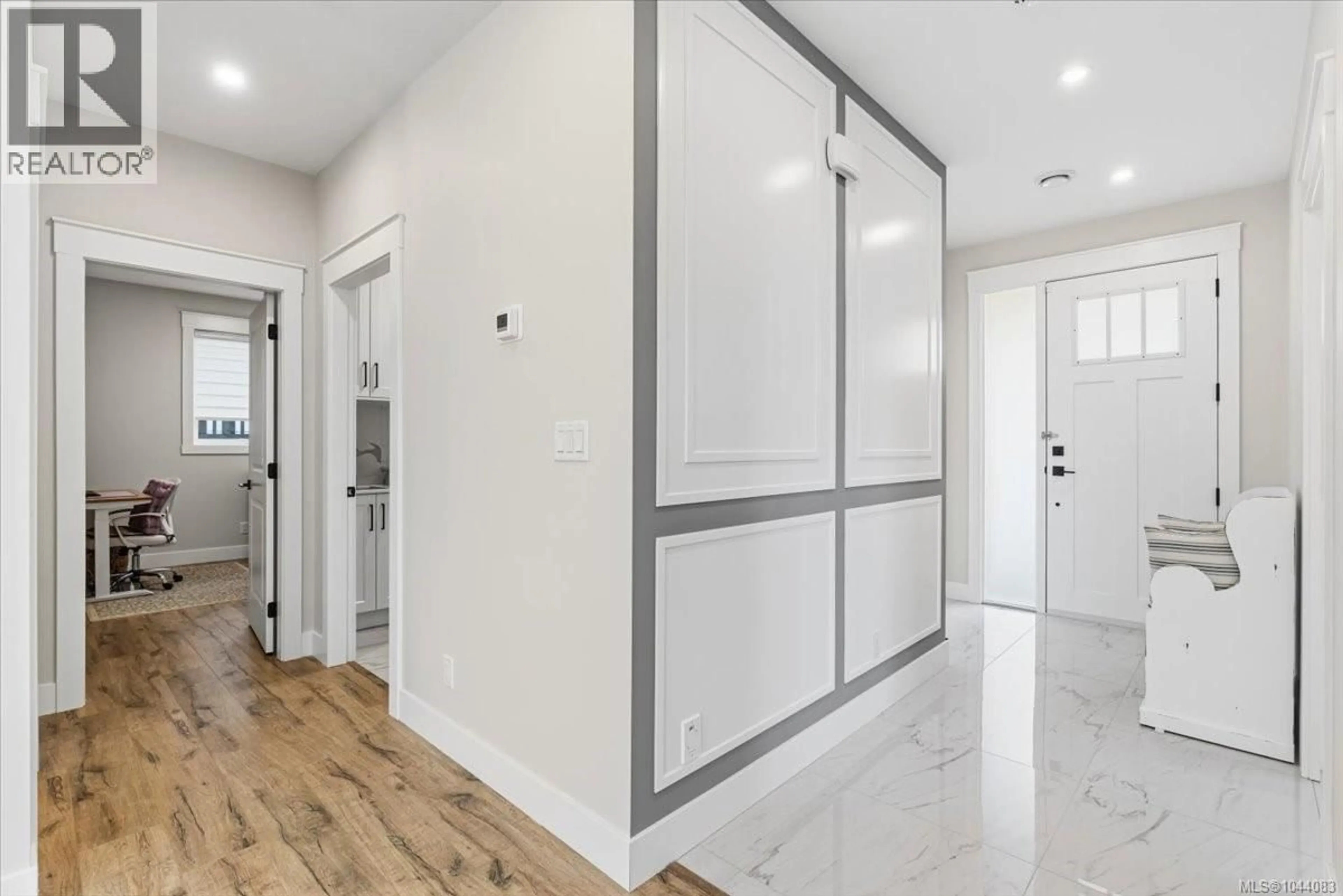 Indoor entryway for 261 DUNBAR WAY, Parksville British Columbia V9P0G6
