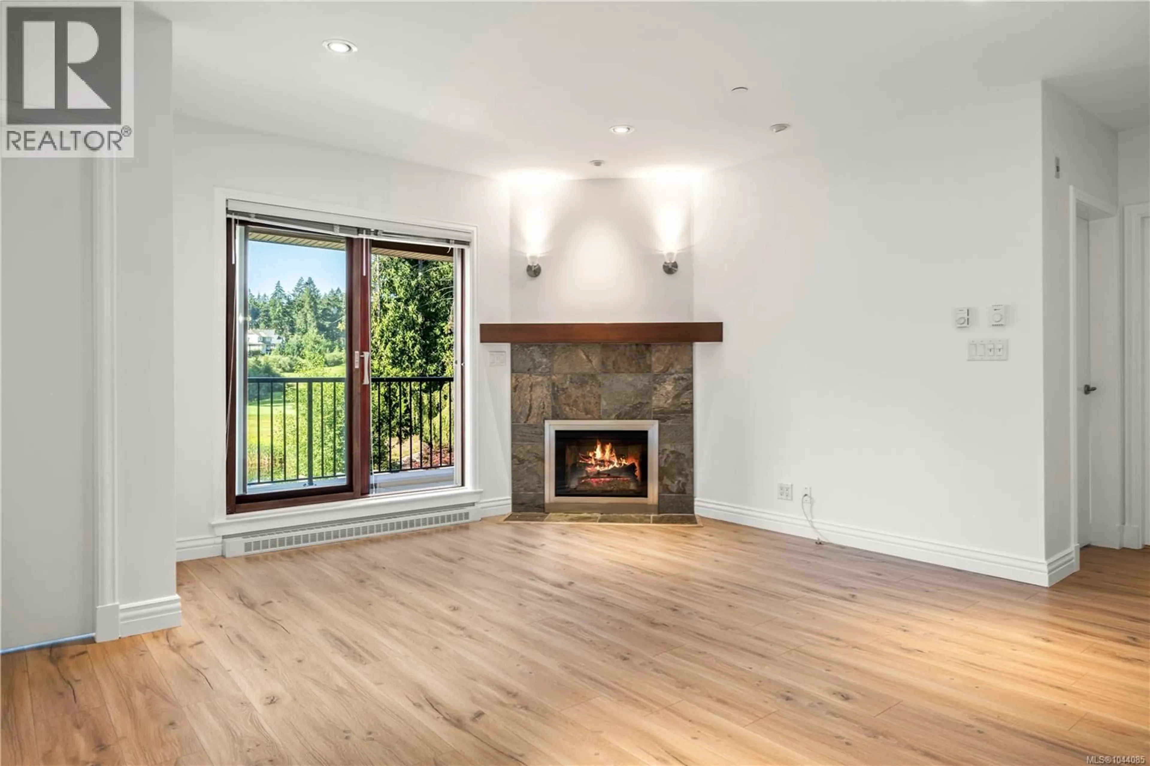 Unknown for 204 - 1325 BEAR MOUNTAIN PARKWAY SOUTH, Langford British Columbia V9B6T8