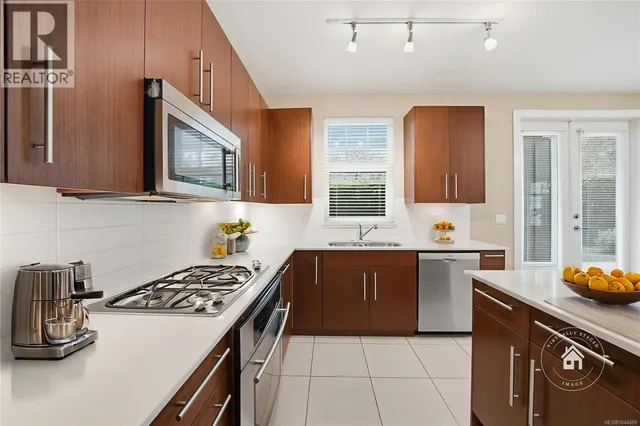 101 - 1325 CAPE COD DRIVE, Parksville 5