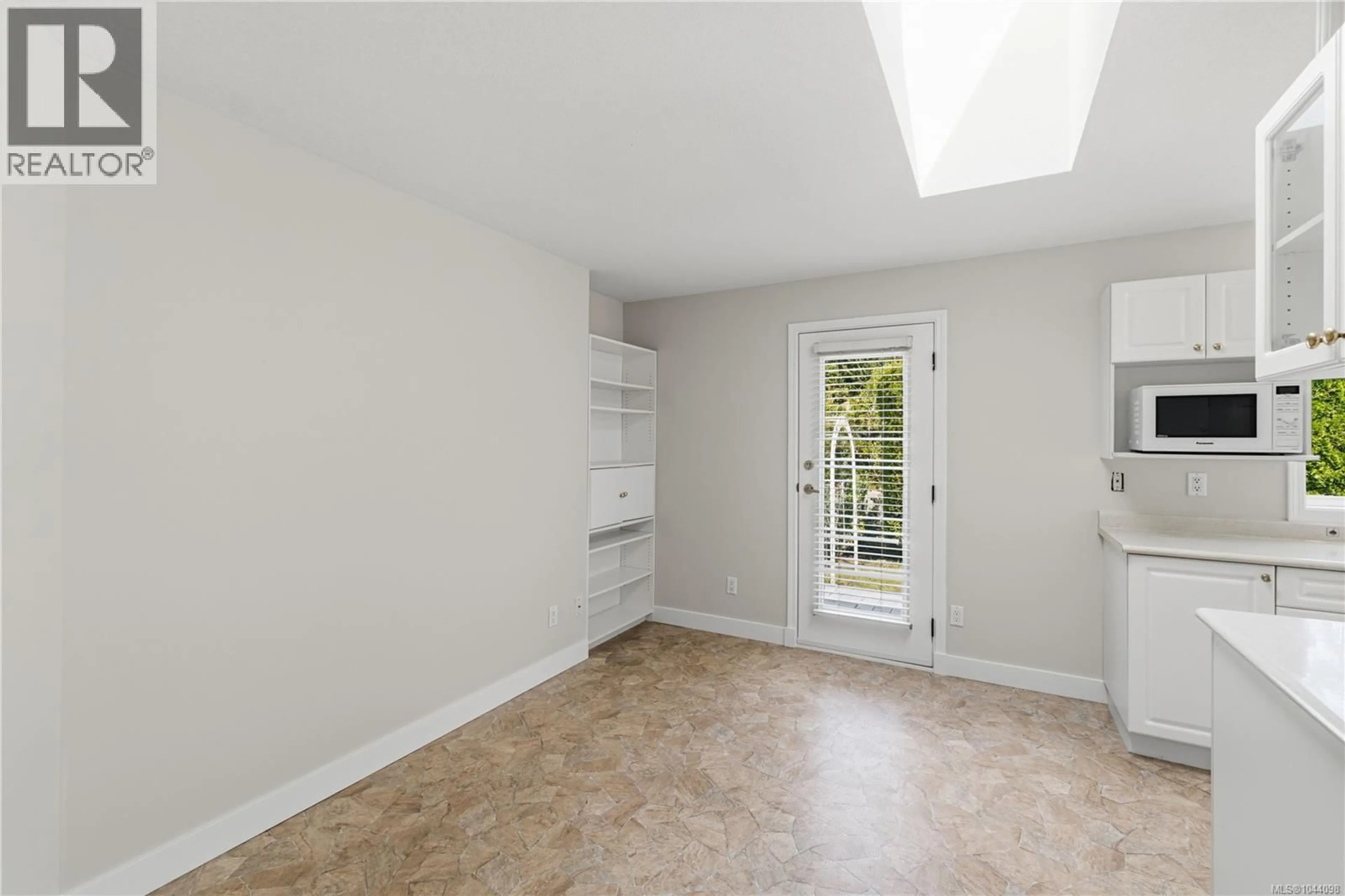 A pic of a room for 1325 LEEWARD WAY, Qualicum Beach British Columbia V9K2M1