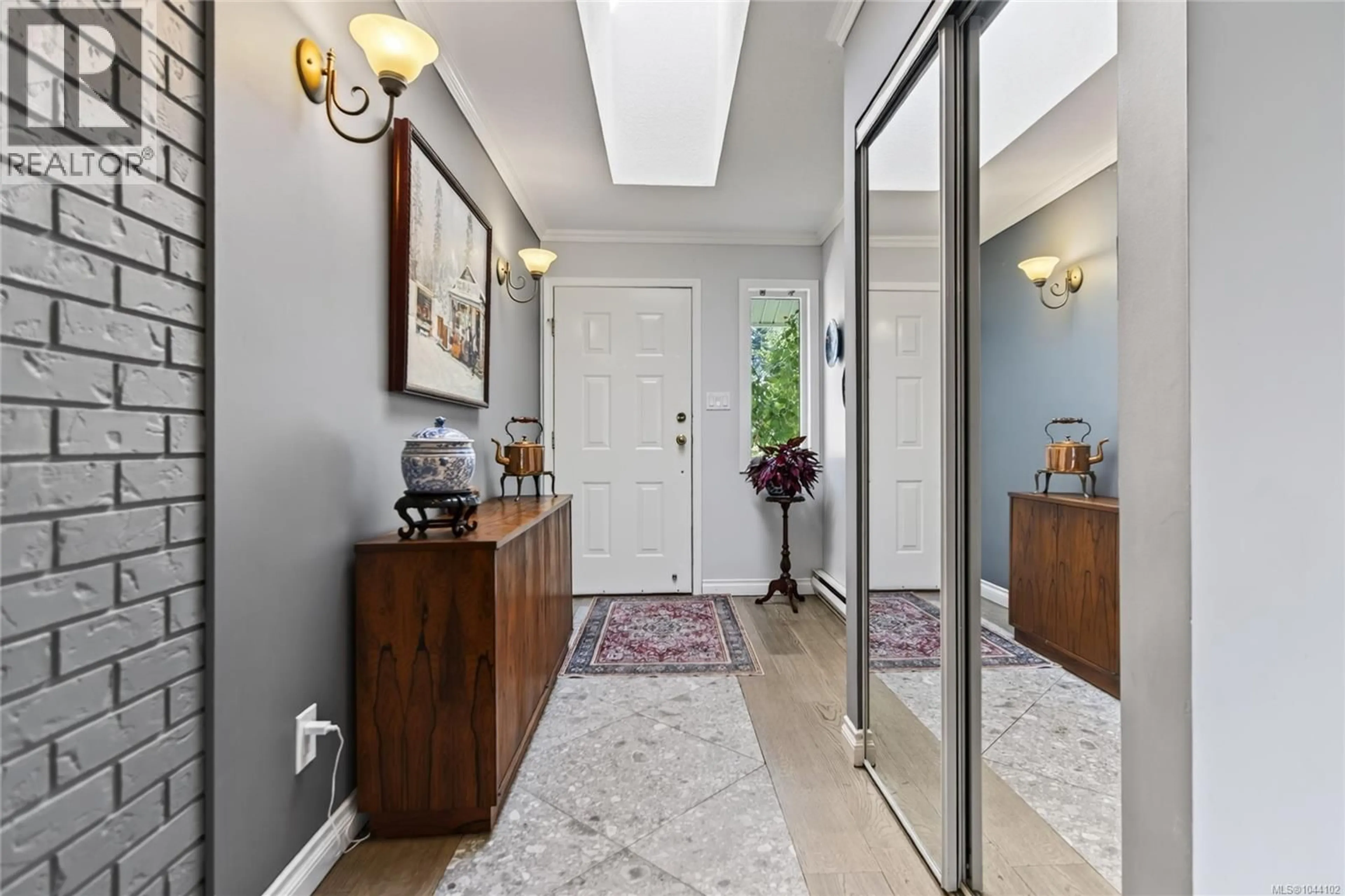 Indoor entryway for 701 GLENALAN ROAD, Campbell River British Columbia V9W5G6