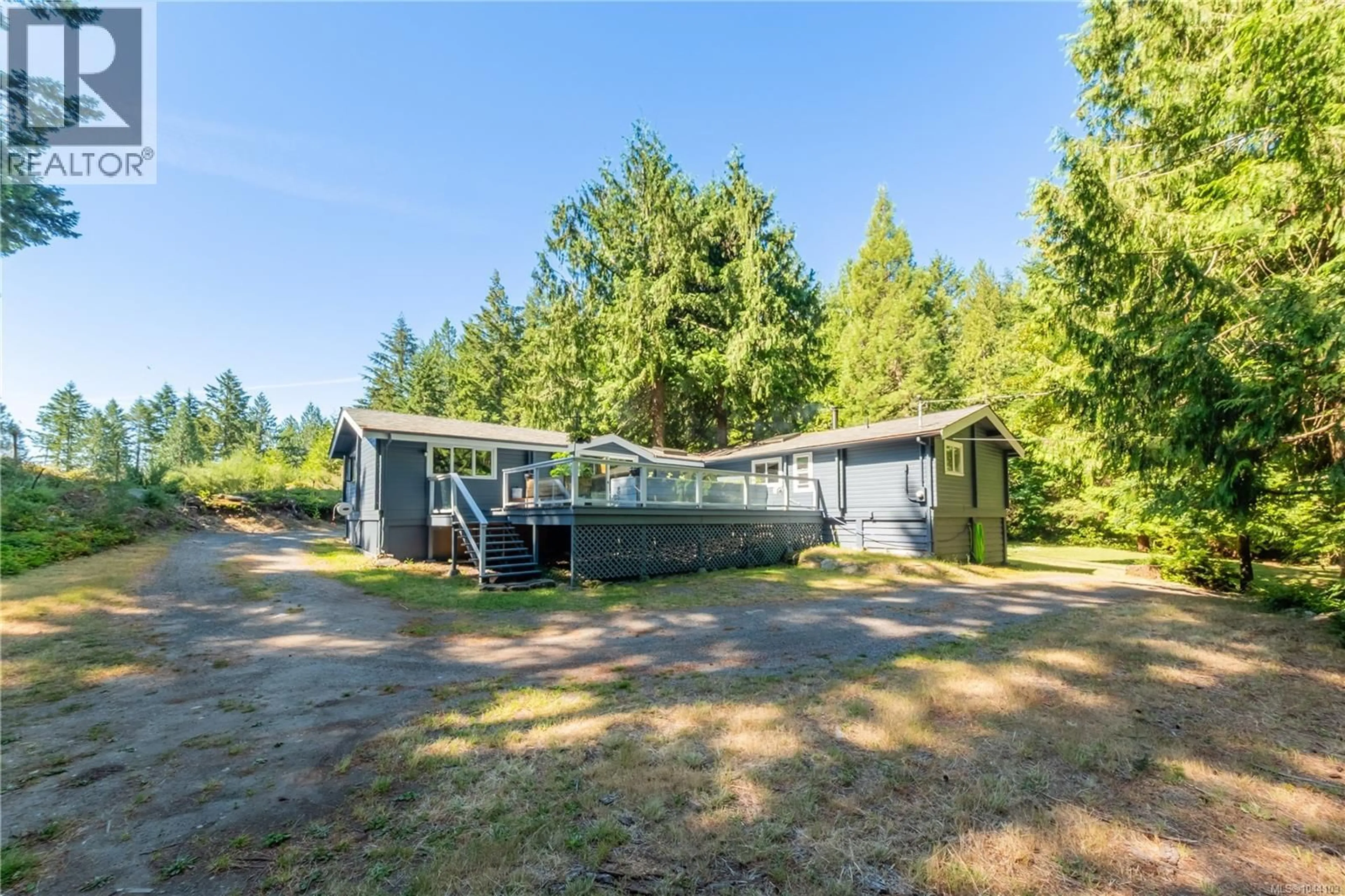 A pic from outside/outdoor area/front of a property/back of a property/a pic from drone, unknown for 336 HEMLOCK AVENUE, Gabriola Island British Columbia V0R1X1