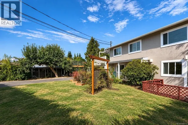 7031 WEST SAANICH ROAD, Central Saanich 2