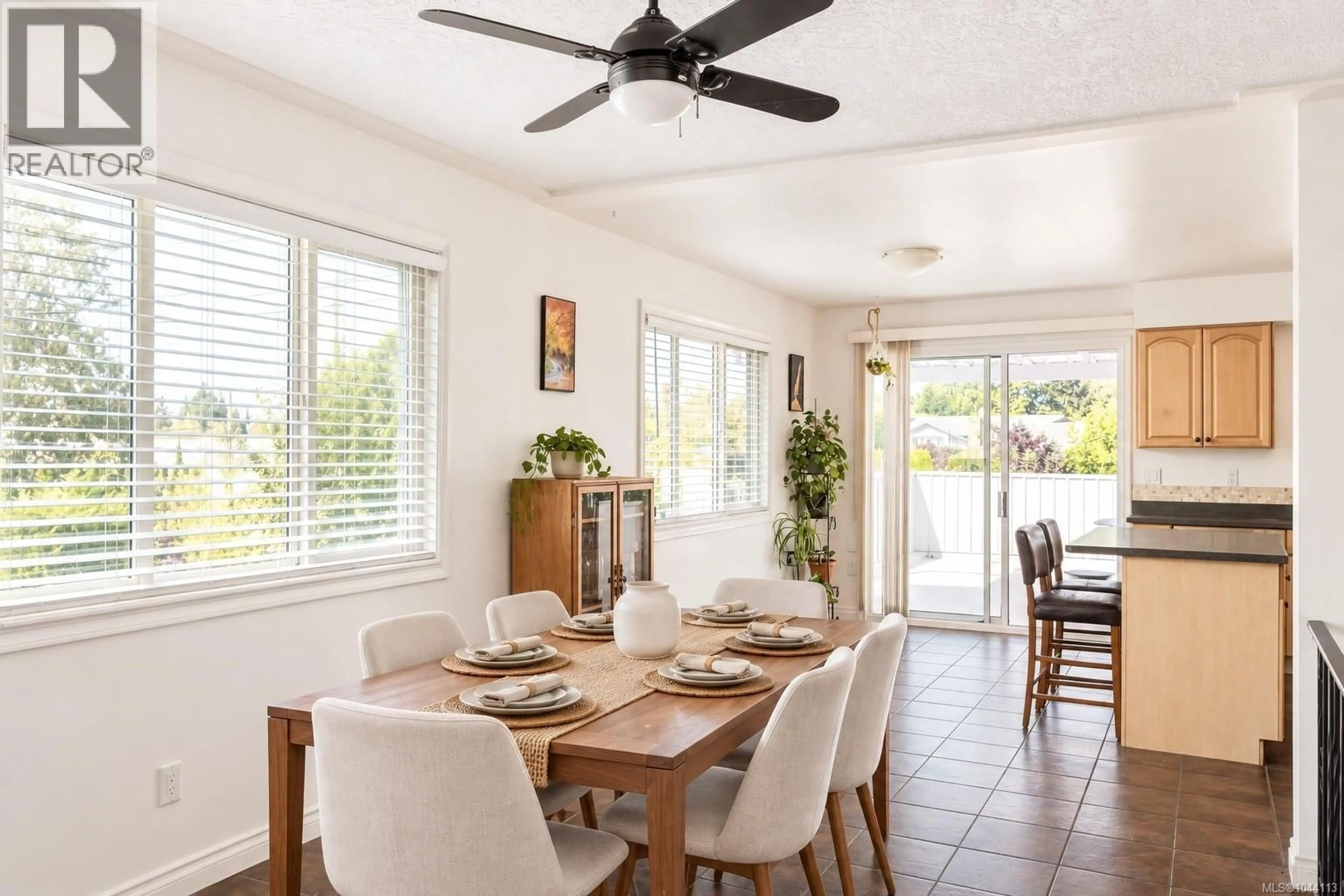 Dining room, ceramic/tile floor for 7031 WEST SAANICH ROAD, Central Saanich British Columbia V8M1G8