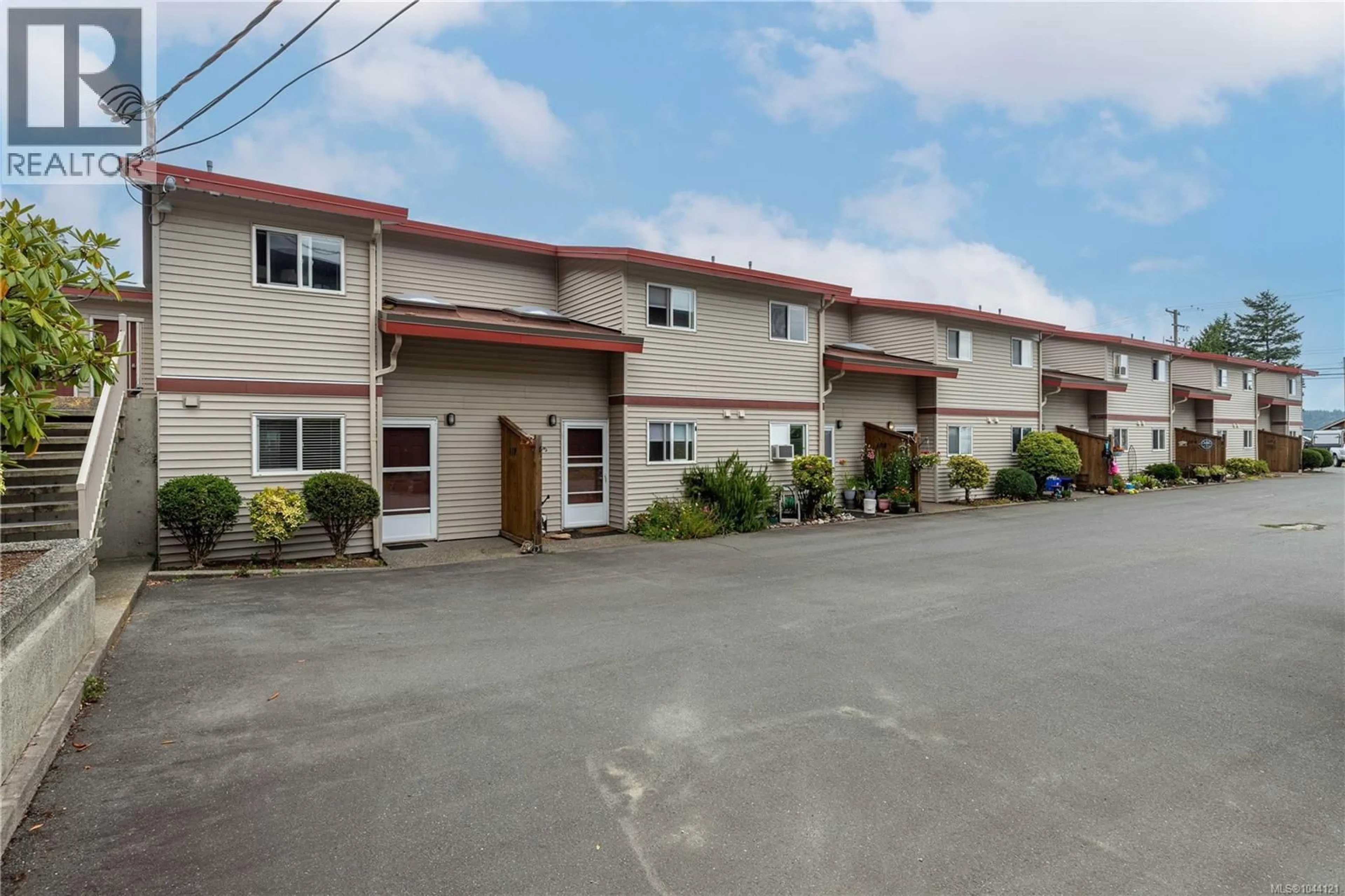 Patio, street for 110 - 824 ISLAND HIGHWAY SOUTH, Campbell River British Columbia V9W1A8
