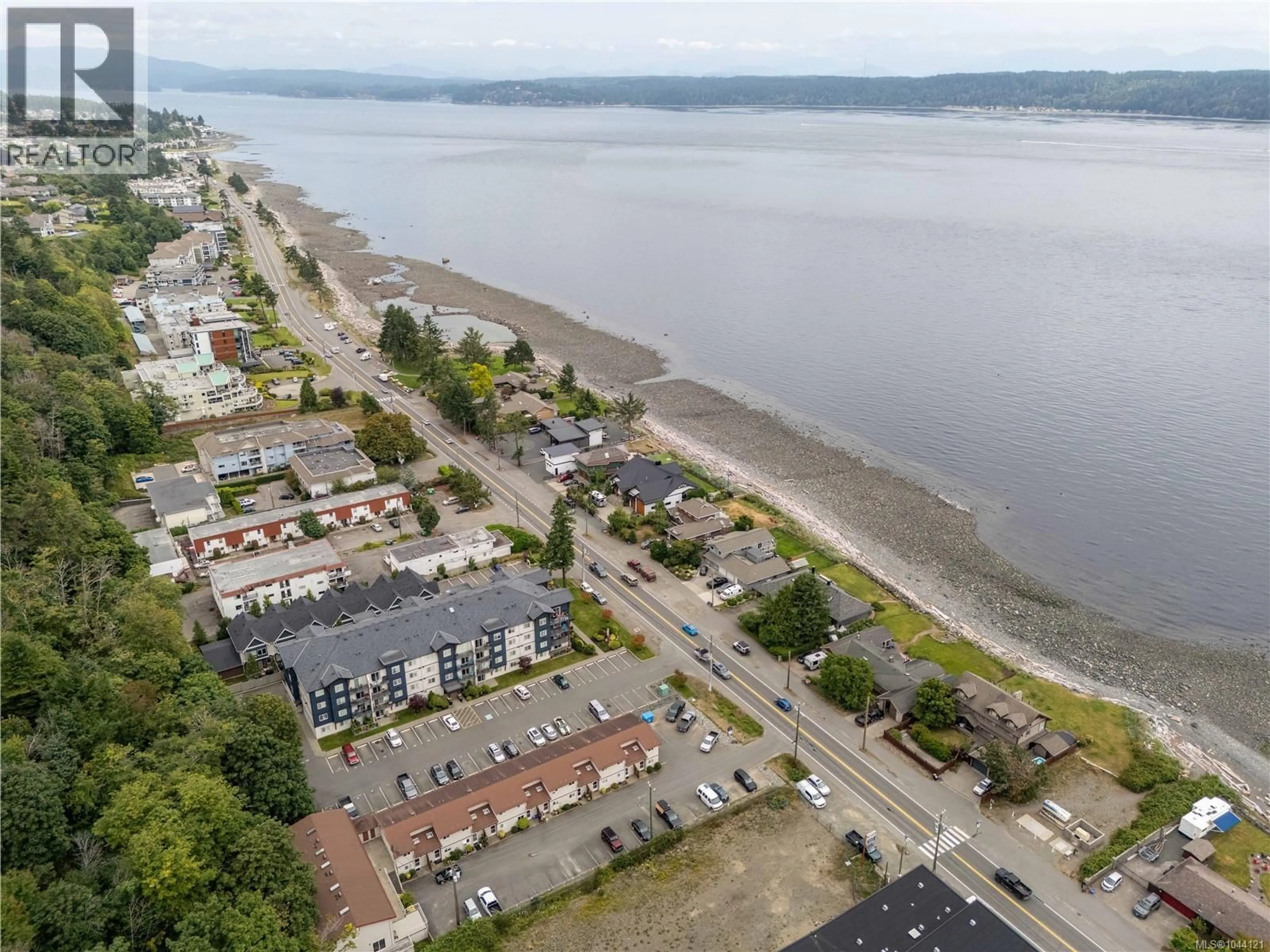 A pic from outside/outdoor area/front of a property/back of a property/a pic from drone, water/lake/river/ocean view for 110 - 824 ISLAND HIGHWAY SOUTH, Campbell River British Columbia V9W1A8