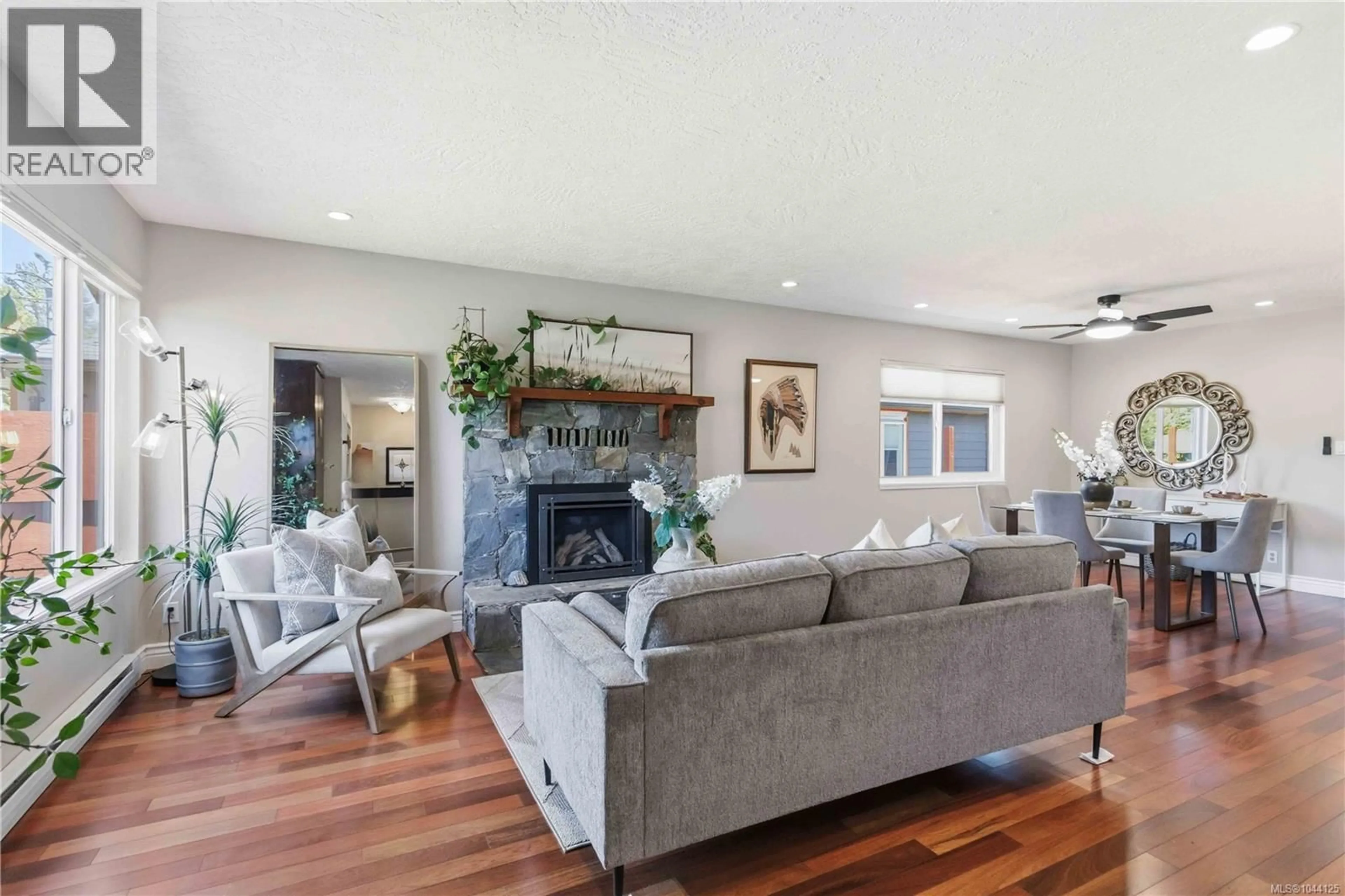Living room with furniture, unknown for 1171 ROY ROAD, Saanich British Columbia V8Z2X5