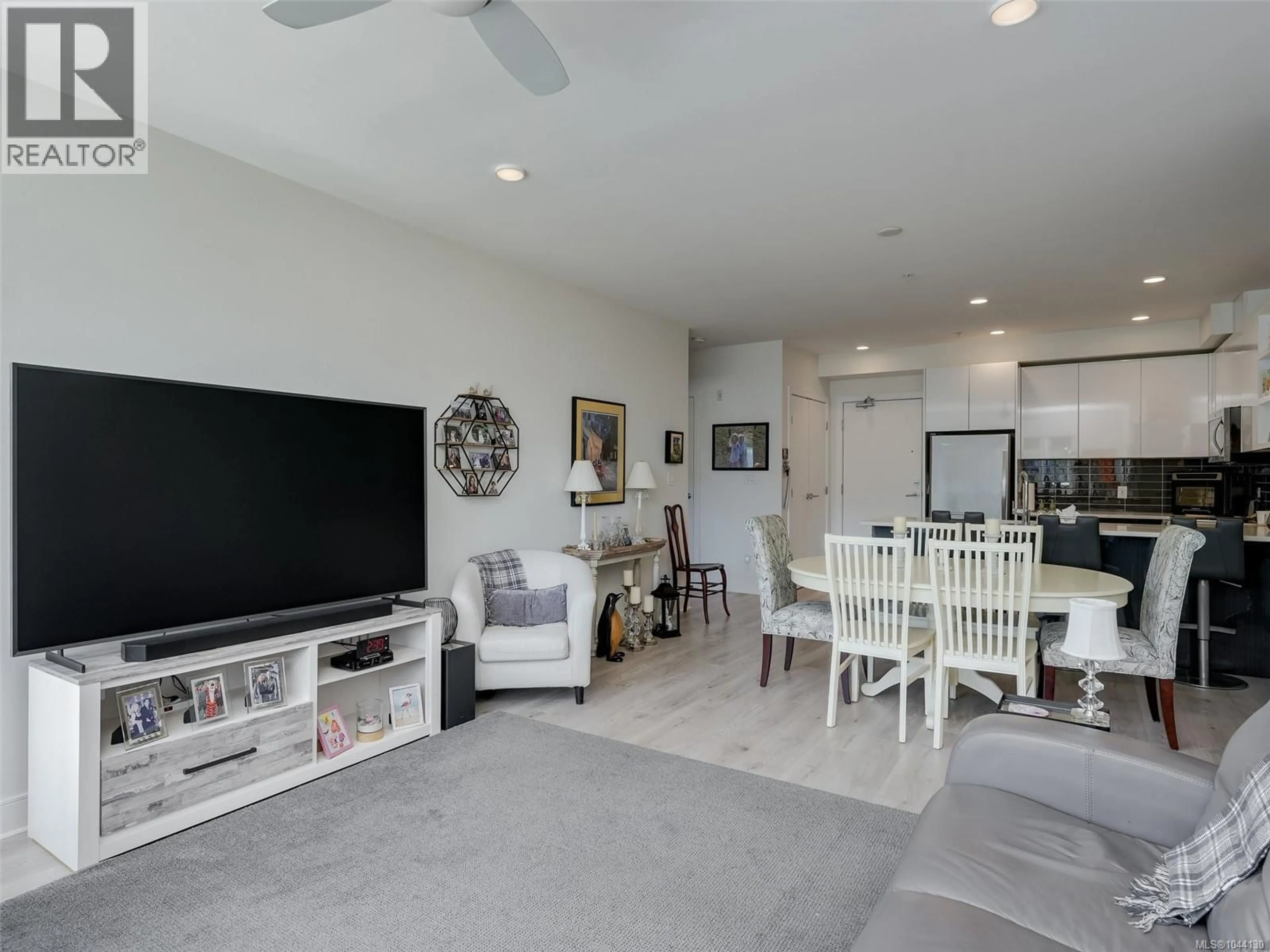 Living room with furniture, unknown for 503 - 1311 LAKEPOINT WAY, Langford British Columbia V9B0S7