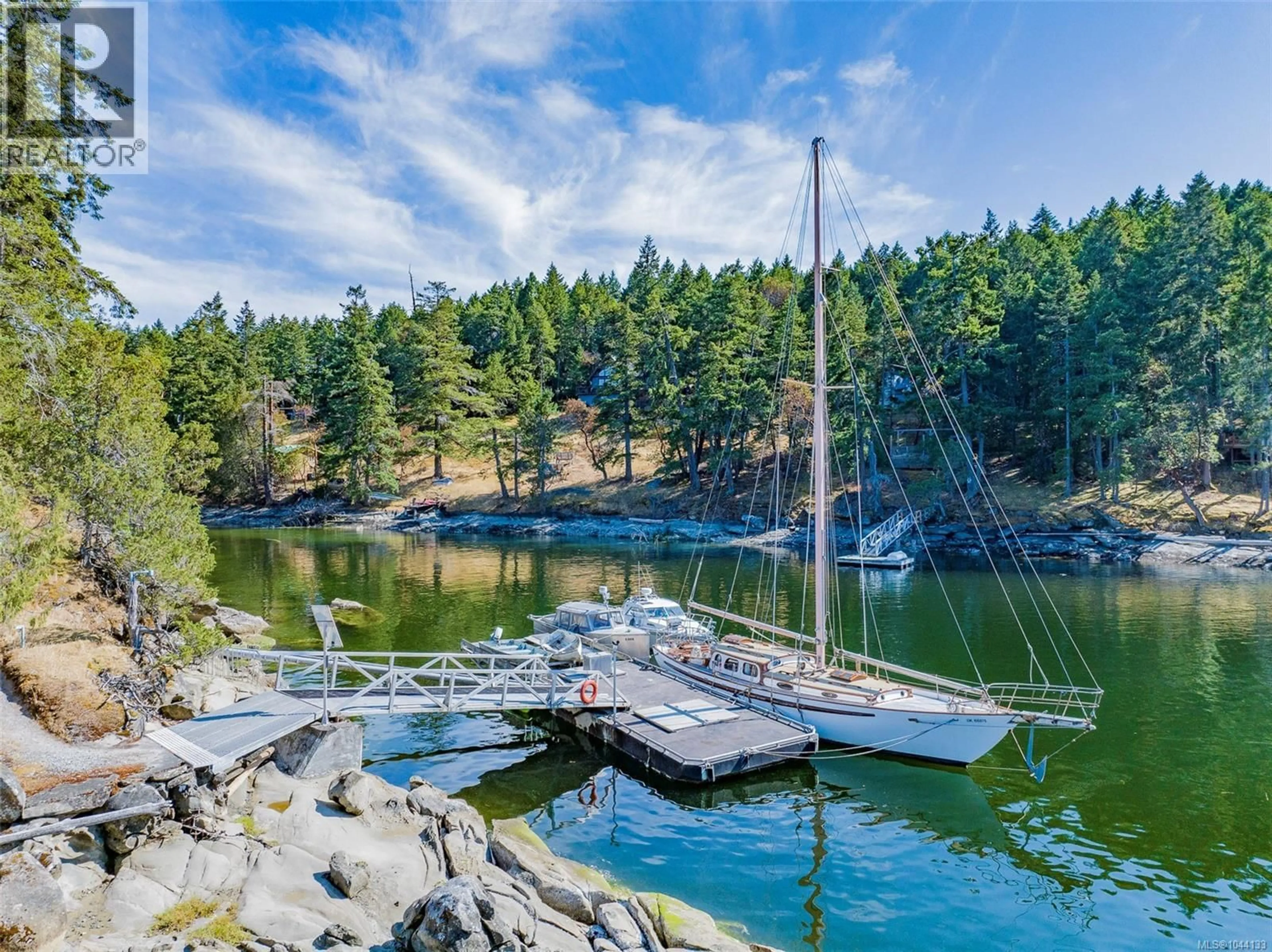 Patio, water/lake/river/ocean view for 1 EAGLET ISLAND, Decourcy Island British Columbia V0V0V0