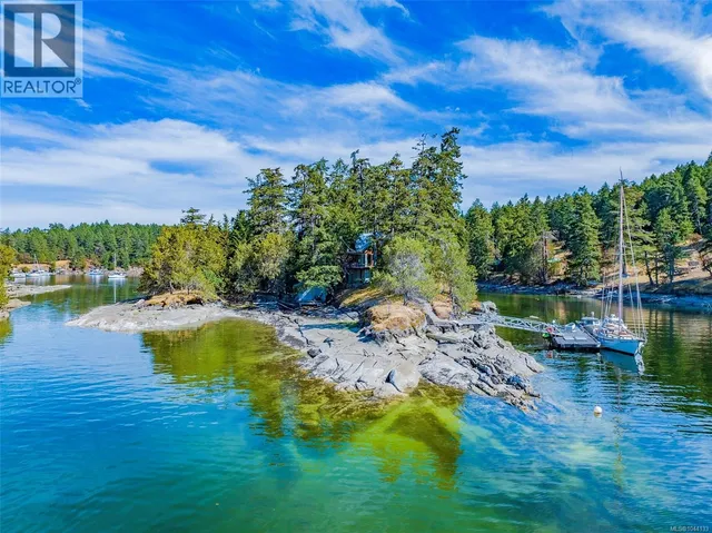 1 EAGLET ISLAND, Decourcy Island 5