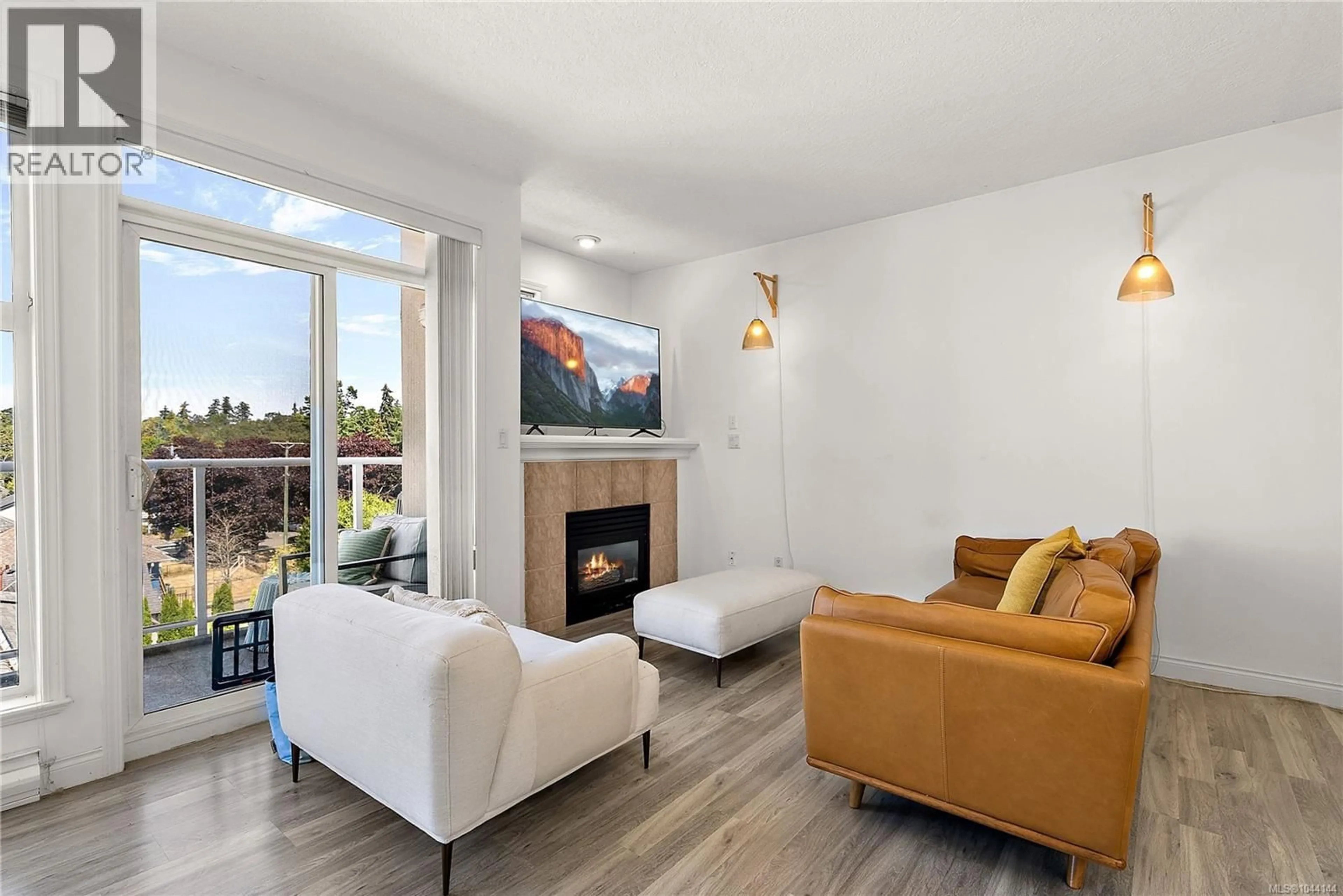 Living room with furniture, unknown for 404 - 1258 ESQUIMALT ROAD, Esquimalt British Columbia V9A3A3