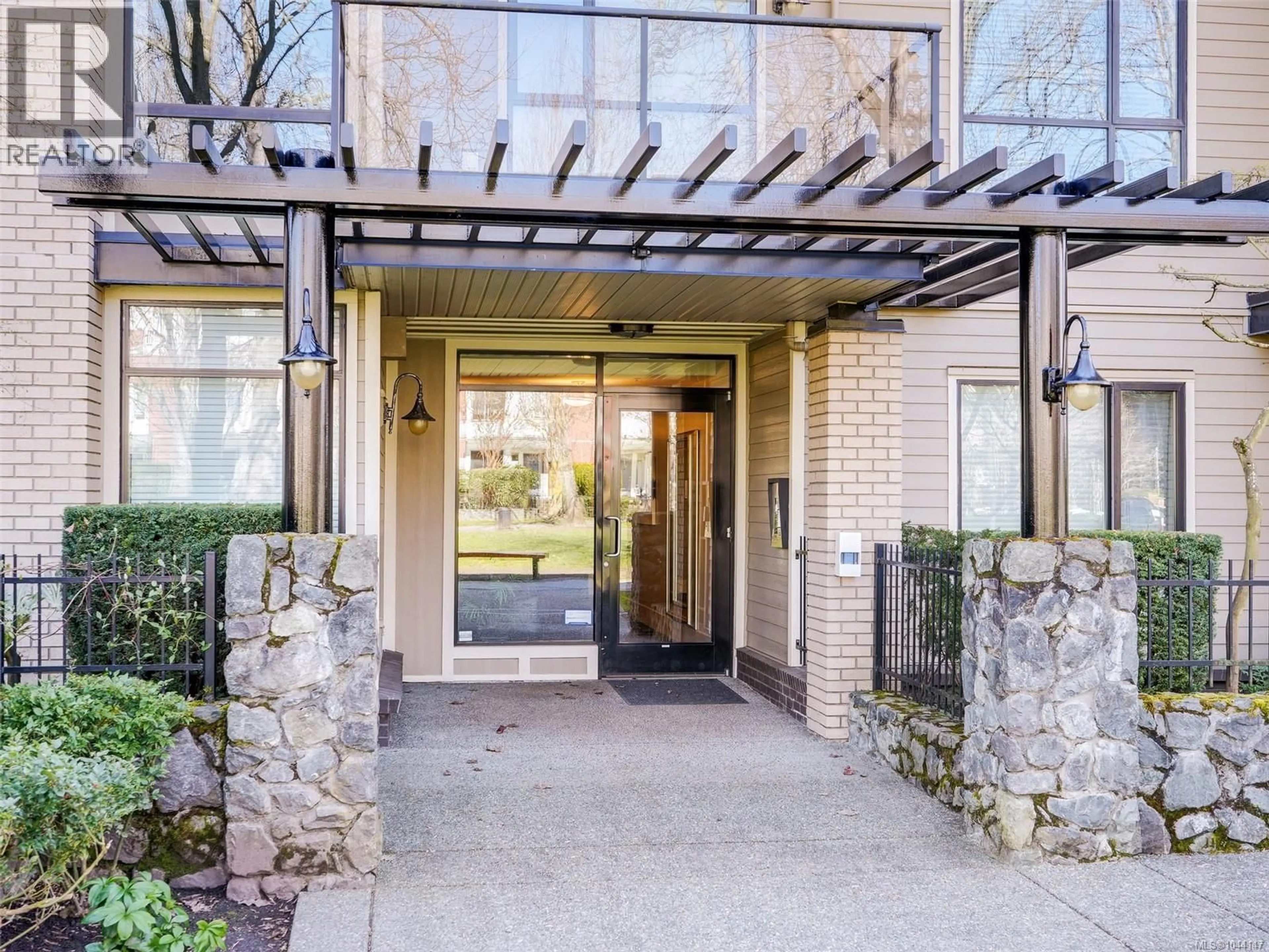 Indoor entryway for 206 - 330 WATERFRONT CRESCENT, Victoria British Columbia V8T5K3
