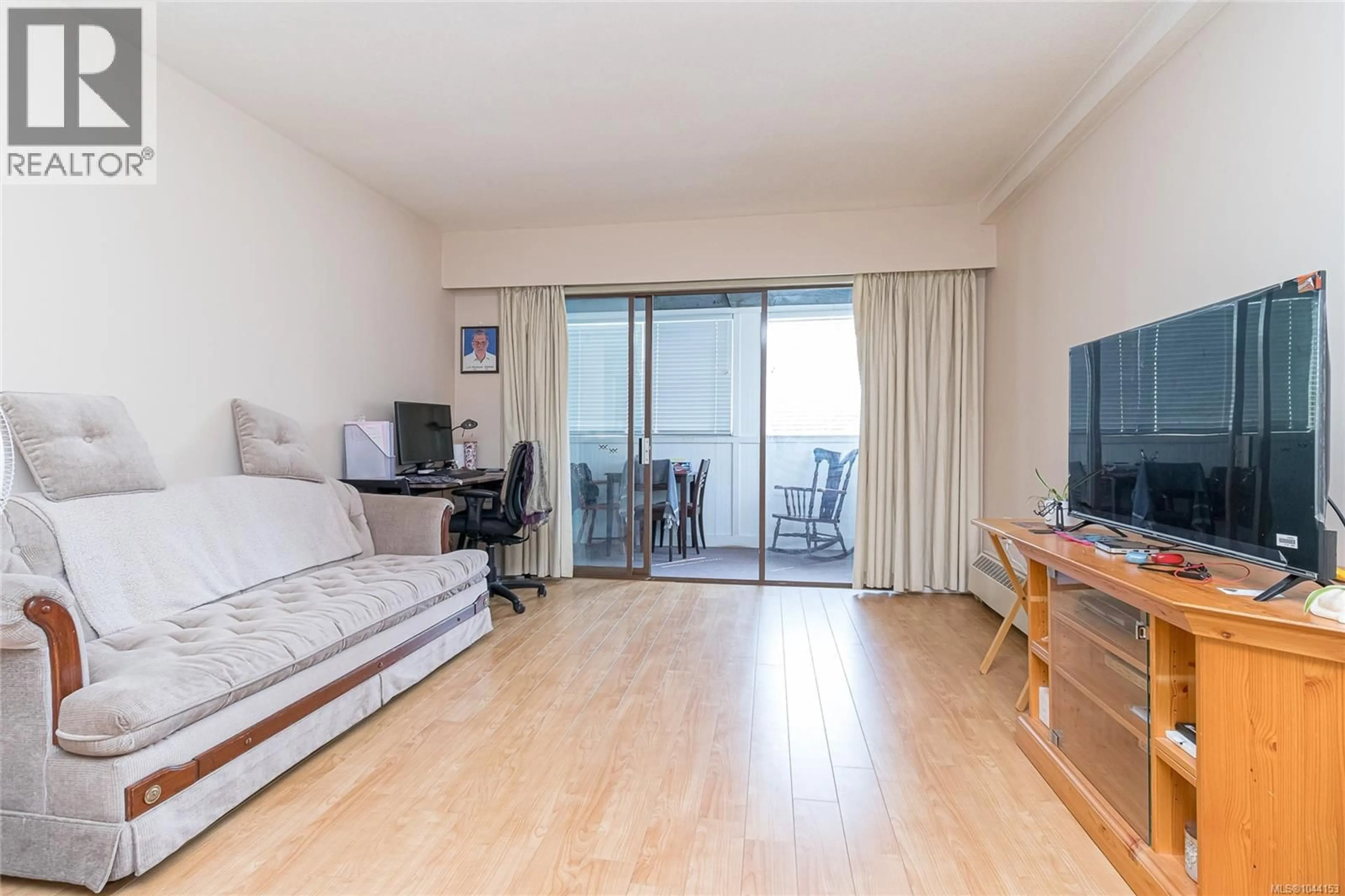 A pic of a room for 212 - 2040 WHITE BIRCH ROAD, Sidney British Columbia V8L2R1