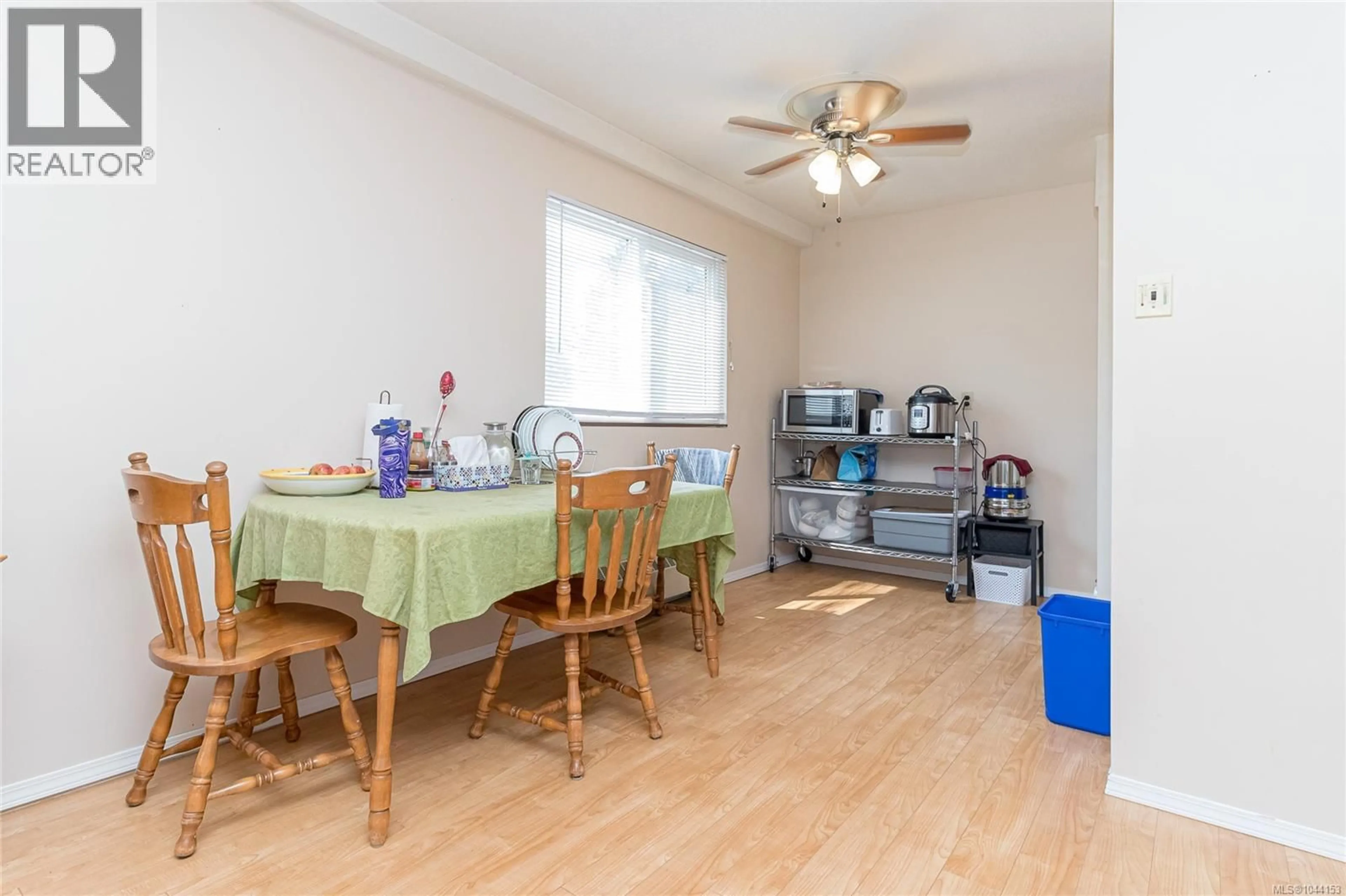 A pic of a room for 212 - 2040 WHITE BIRCH ROAD, Sidney British Columbia V8L2R1
