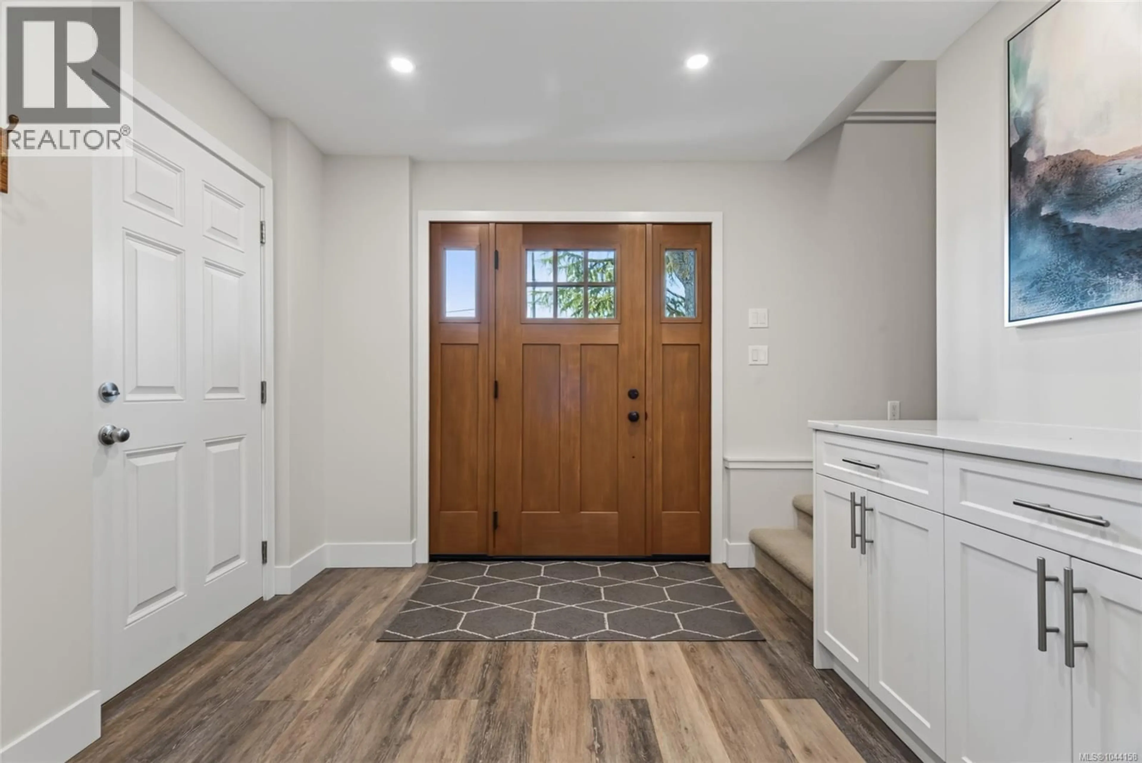 Indoor entryway for 2188 CALVIN AVENUE, Sidney British Columbia V8L4C3