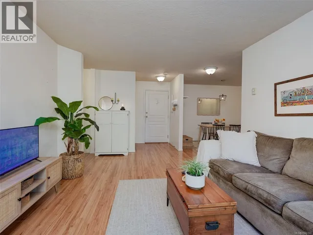 110 - 494 MARSETT PLACE, Saanich 5