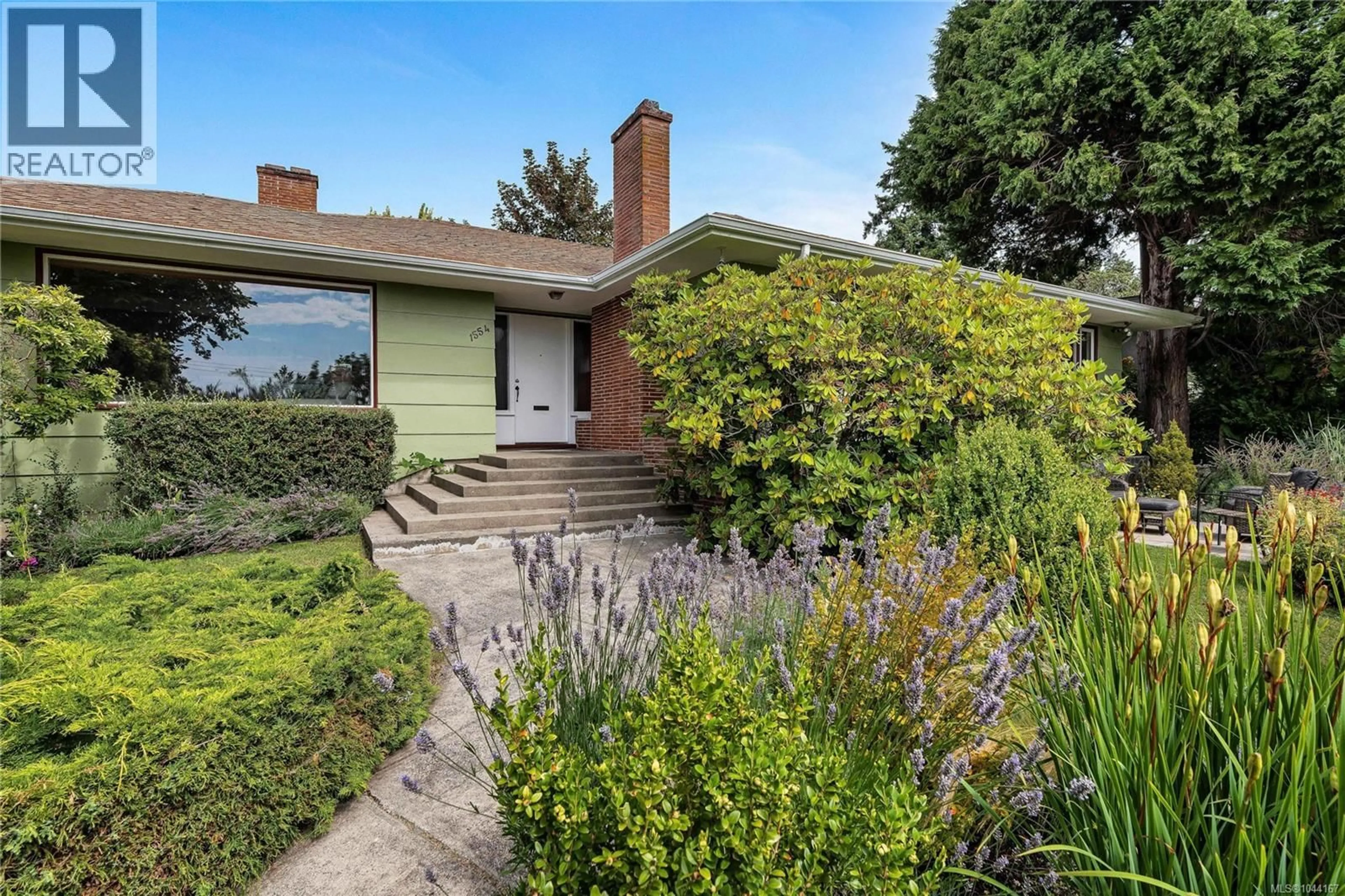 Home with brick exterior material, street for 1554 MONTGOMERY AVENUE, Victoria British Columbia V8S1T4