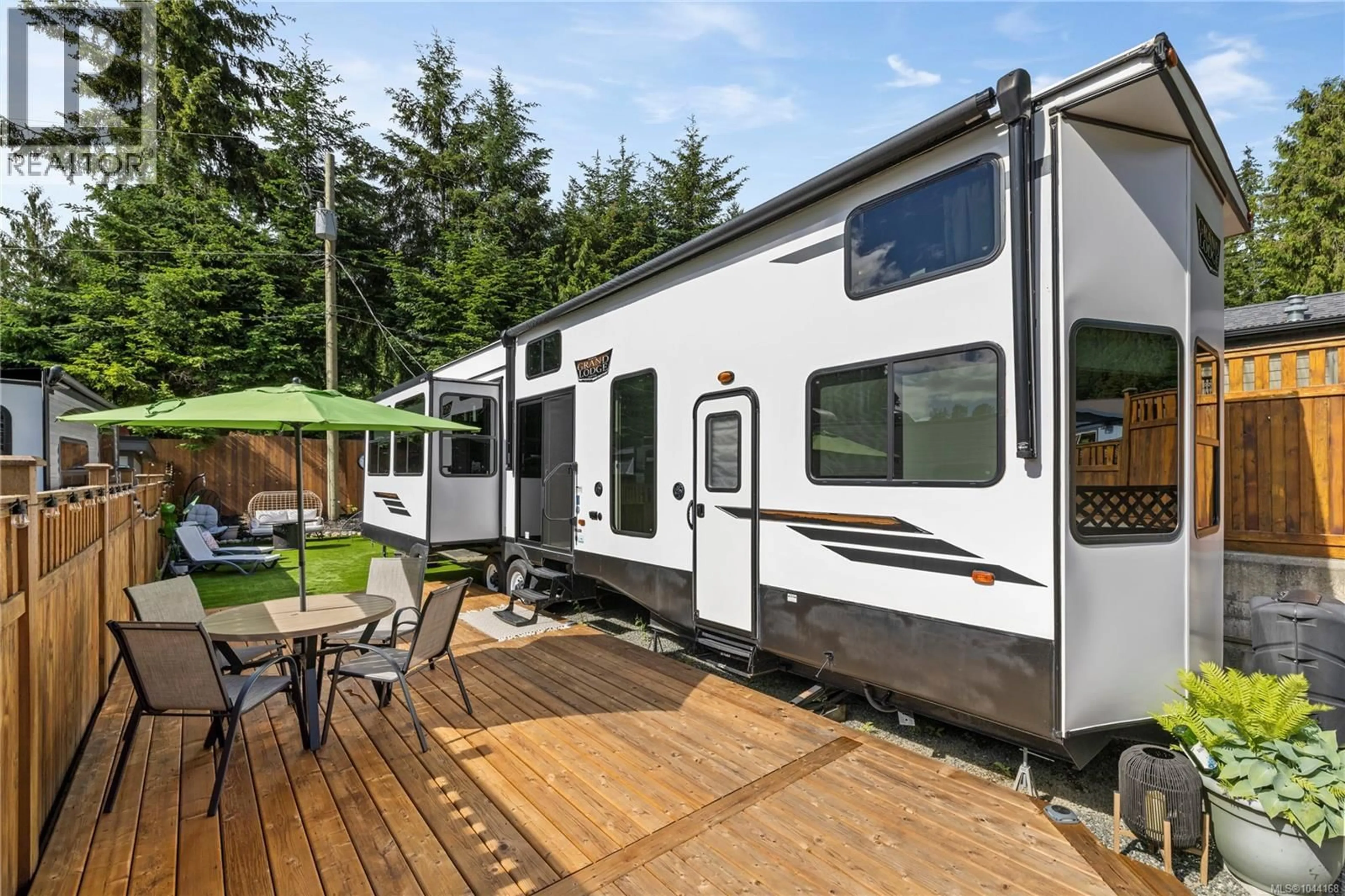 Home with vinyl exterior material, mountain view for 4A - 8389 SA-SEEN-OS ROAD, Youbou British Columbia V0R3E1