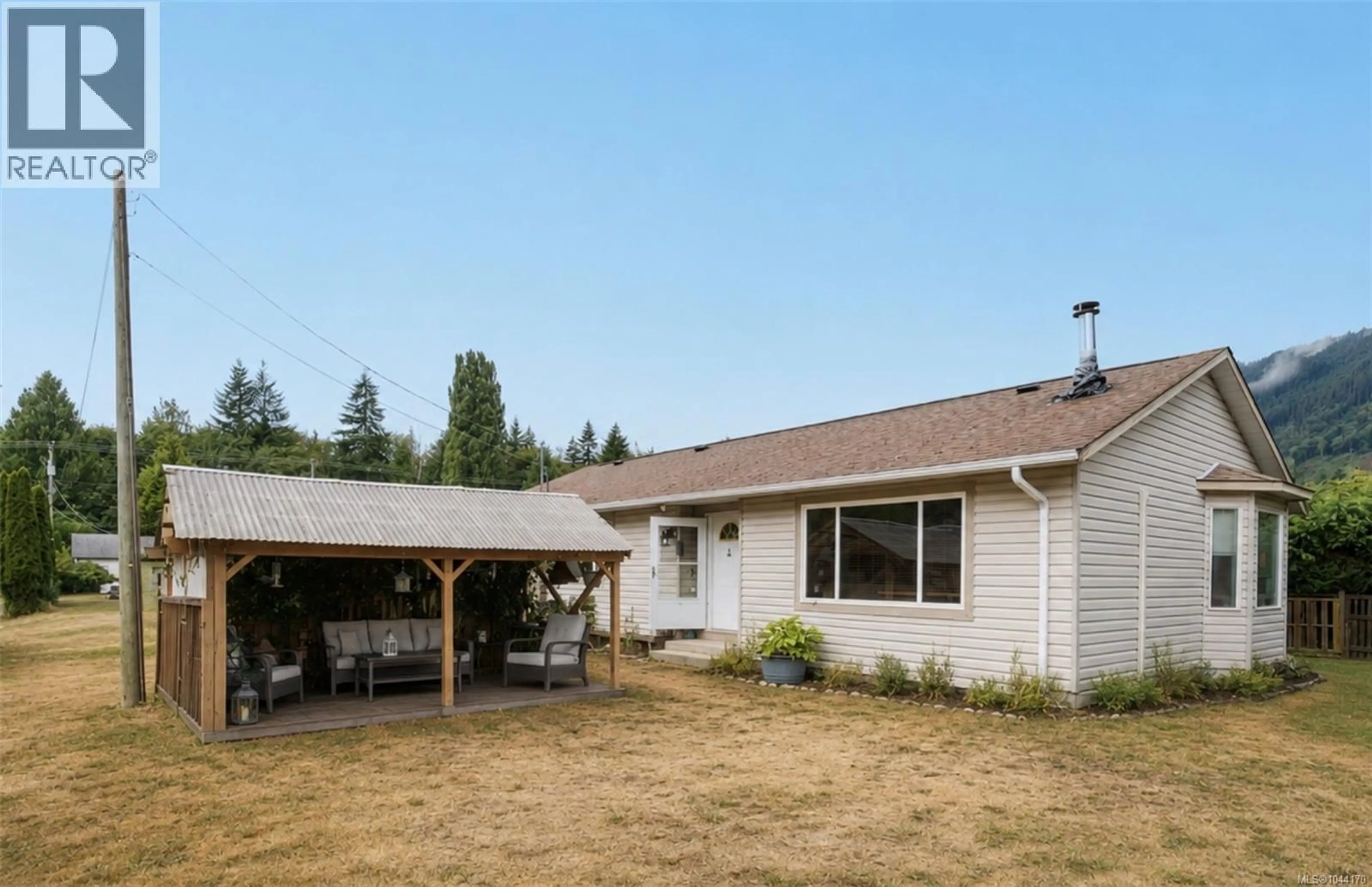 Home with vinyl exterior material, unknown for 135 MACDONALD ROAD, Lake Cowichan British Columbia V0R2G0