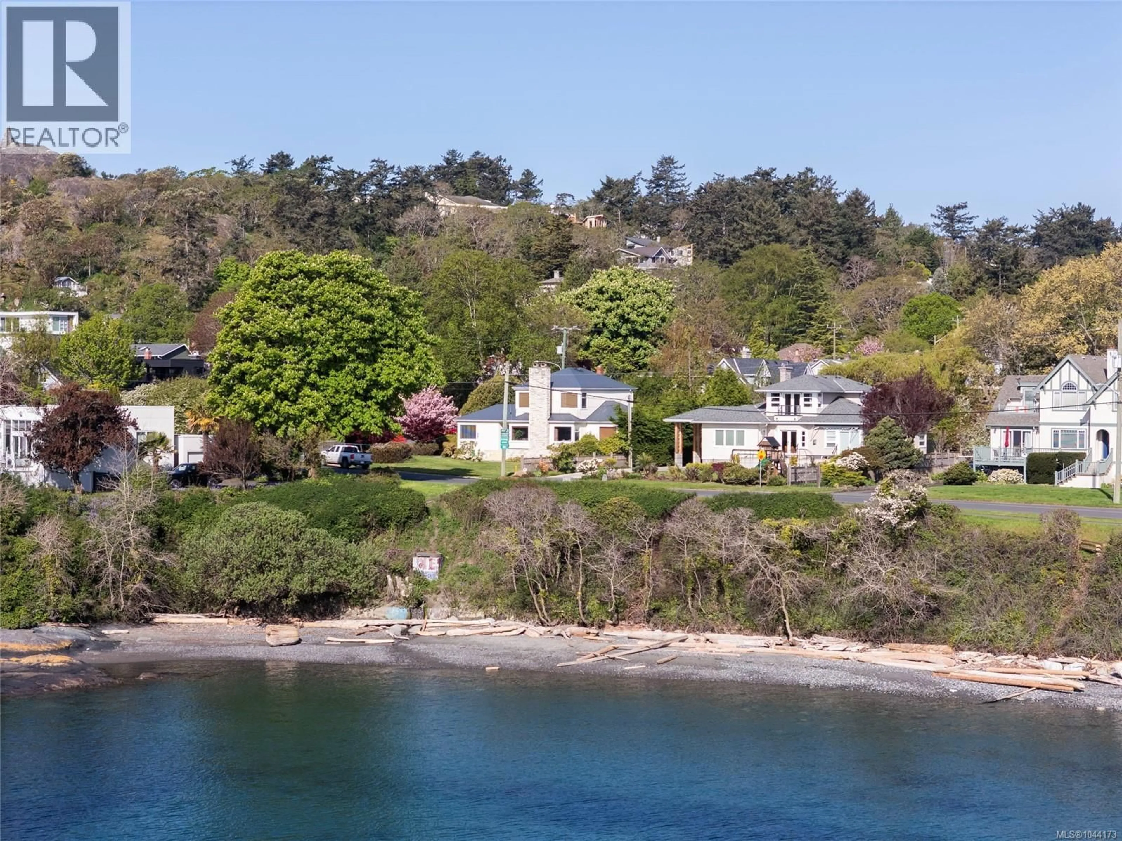 Blurry image for 218 BEACH DRIVE, Oak Bay British Columbia V8S2M1