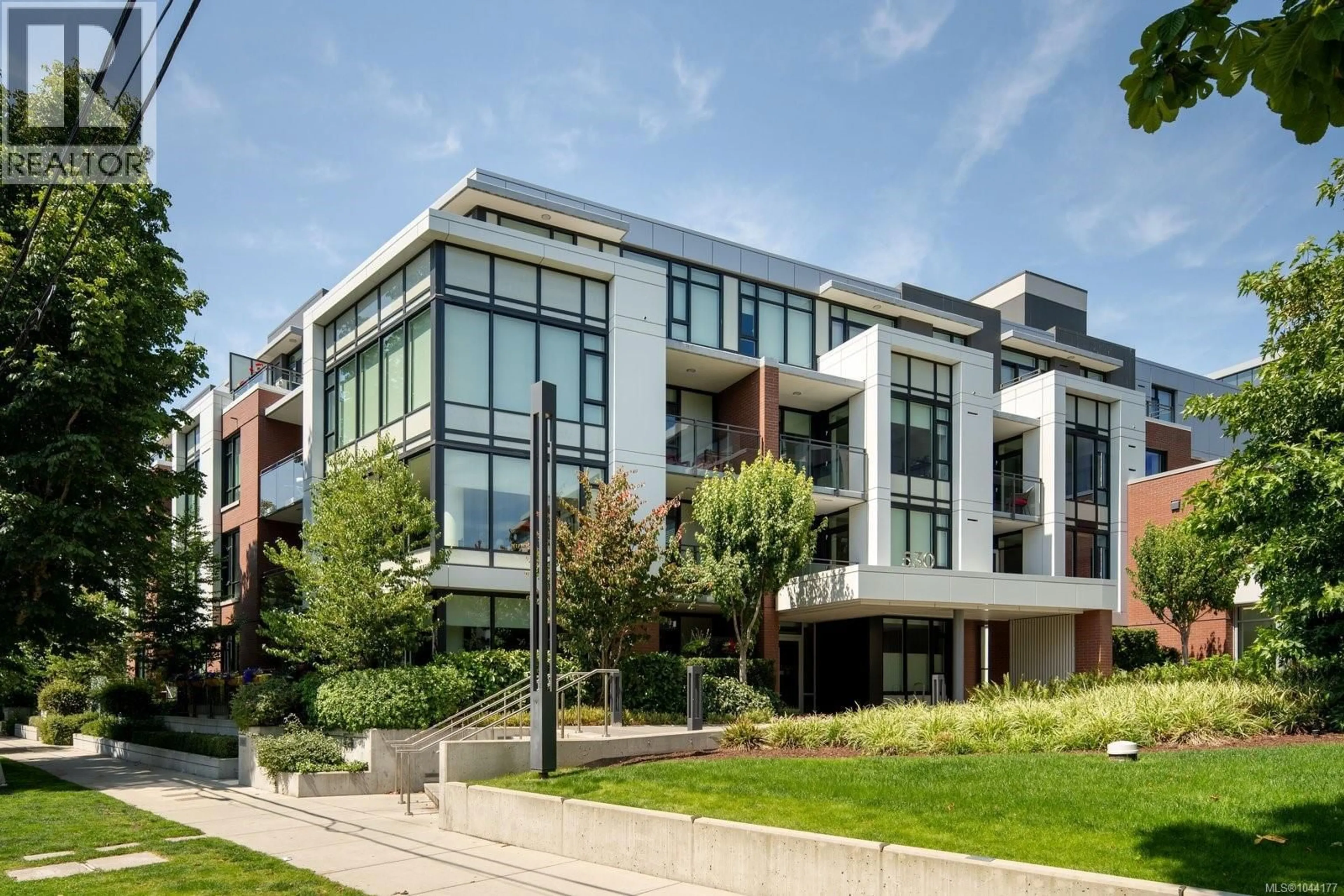 Home with brick exterior material, building for 309 - 530 MICHIGAN STREET, Victoria British Columbia V8V0G2