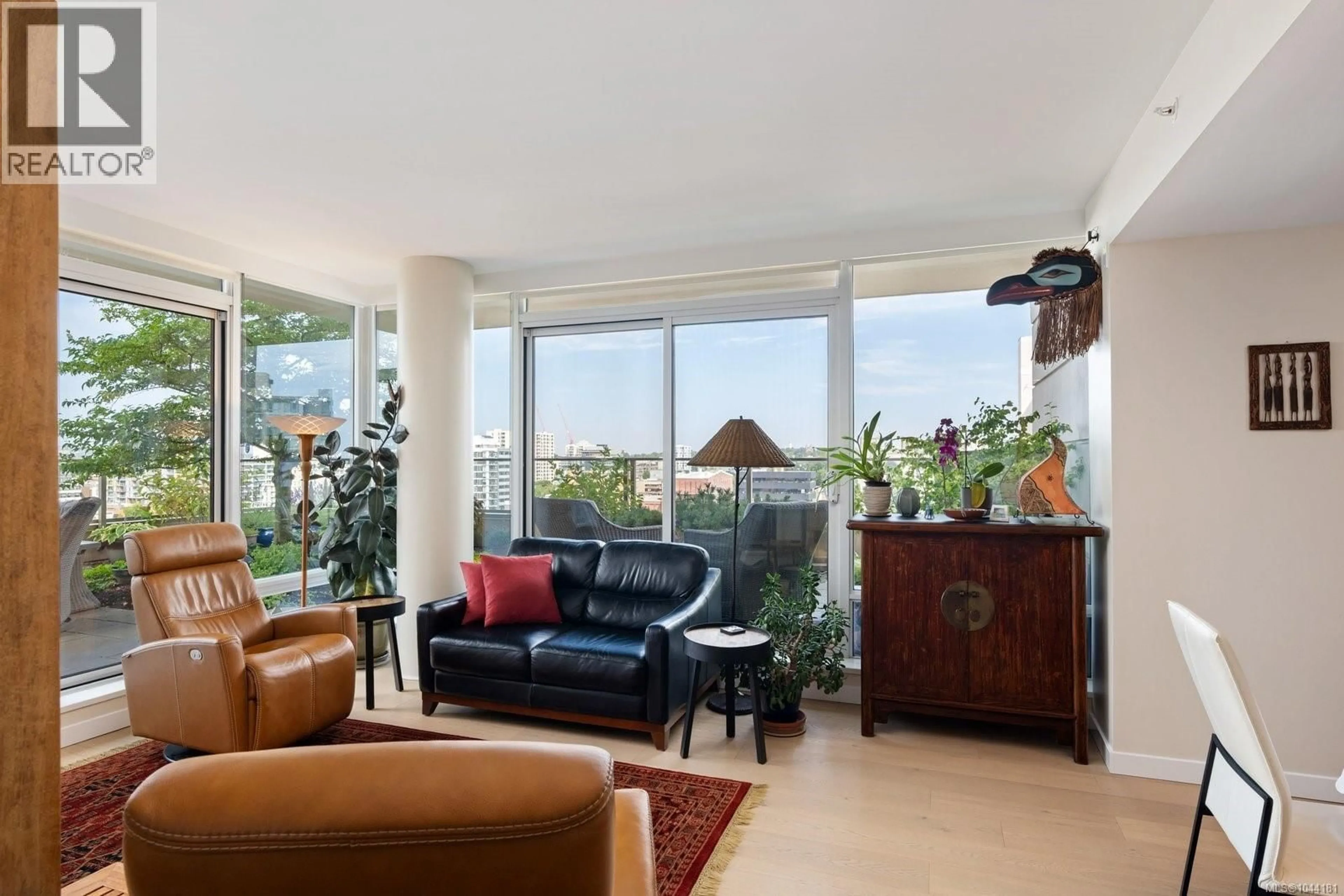 Living room with furniture, unknown for 1602 - 707 COURTNEY STREET, Victoria British Columbia V8W0A9