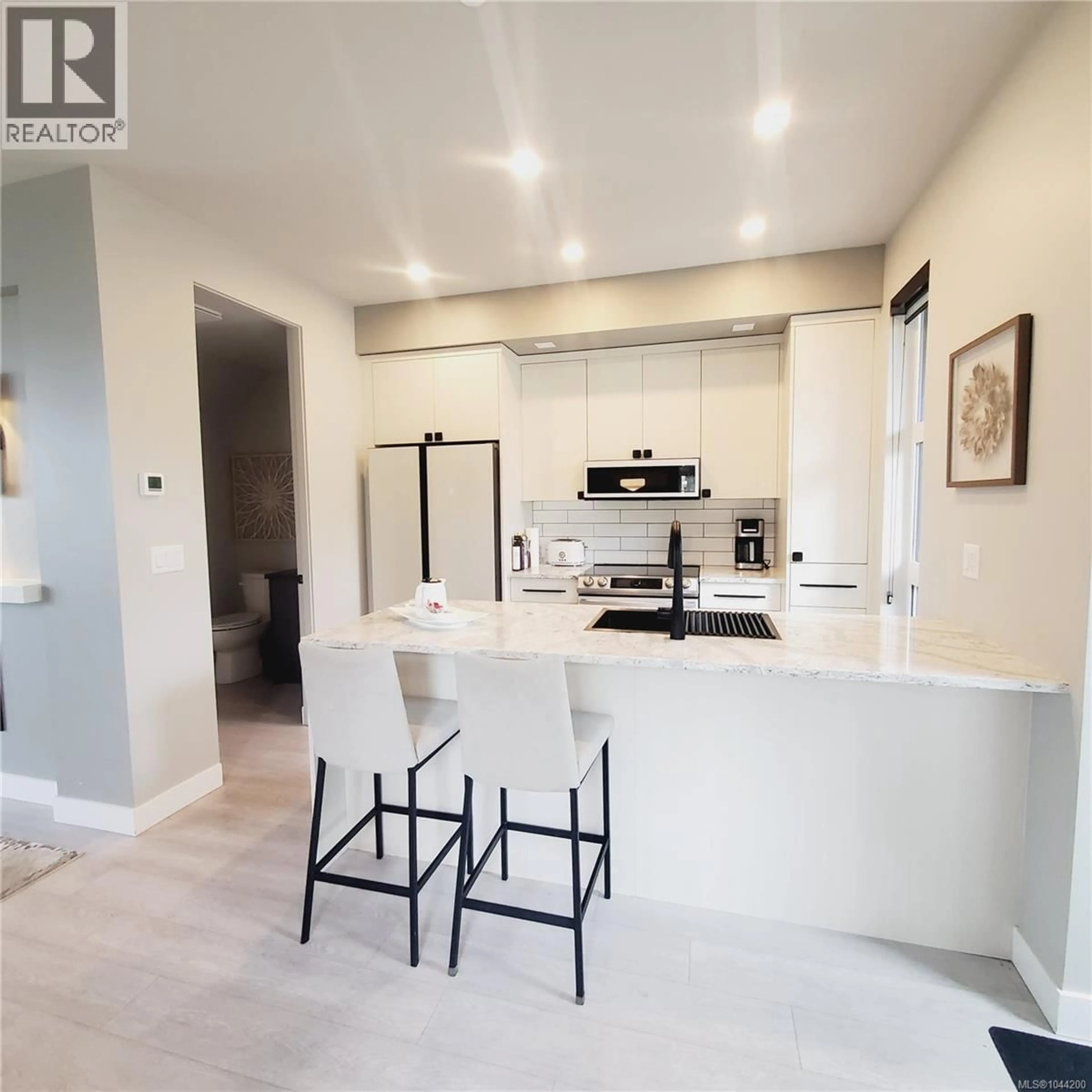 Open concept kitchen, ceramic/tile floor for 35 - 1175 RESORT DRIVE, Parksville British Columbia V9P2E3