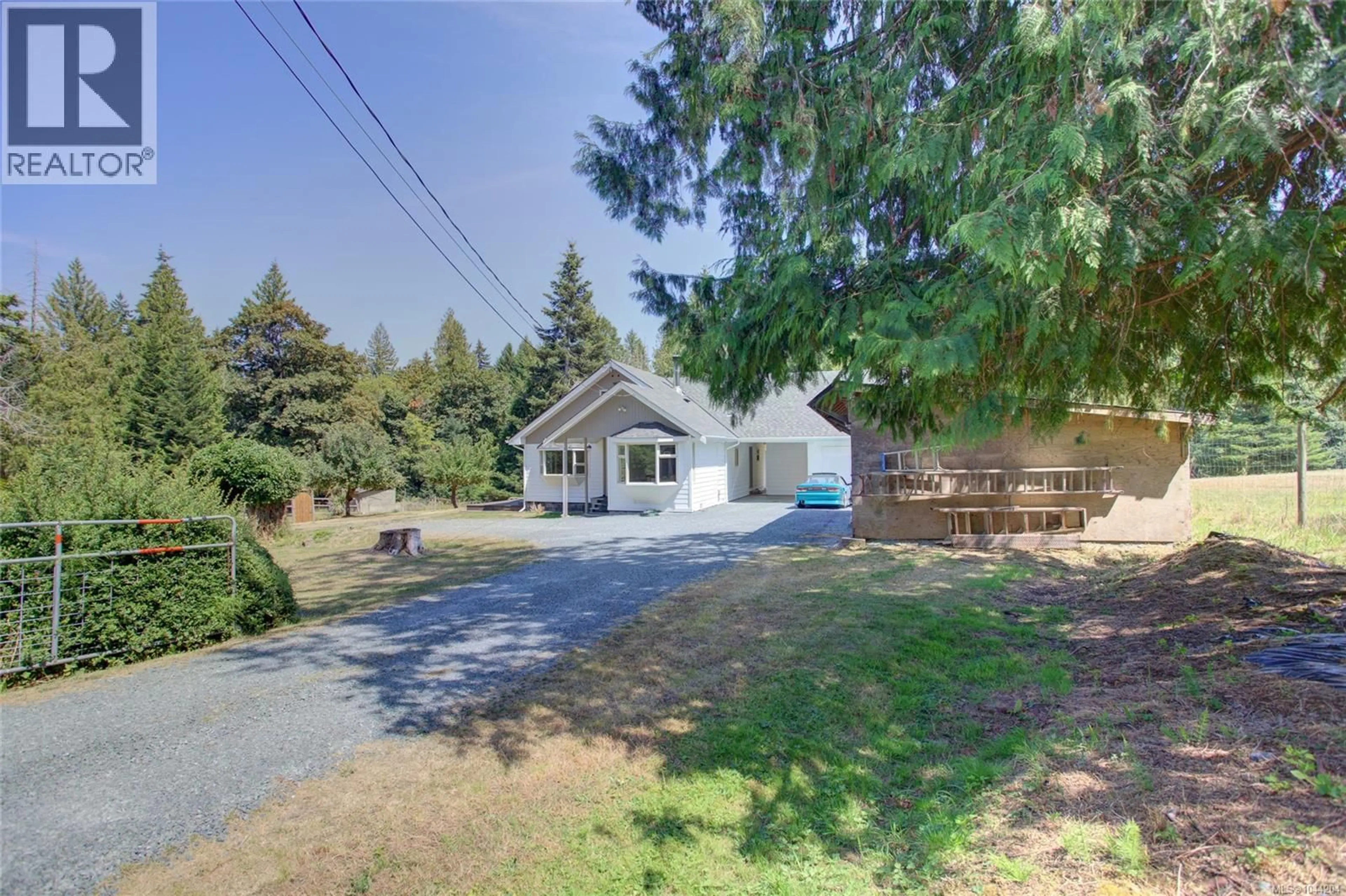 A pic from outside/outdoor area/front of a property/back of a property/a pic from drone, street for 8147 SHASTA ROAD, Crofton British Columbia V0R1K0