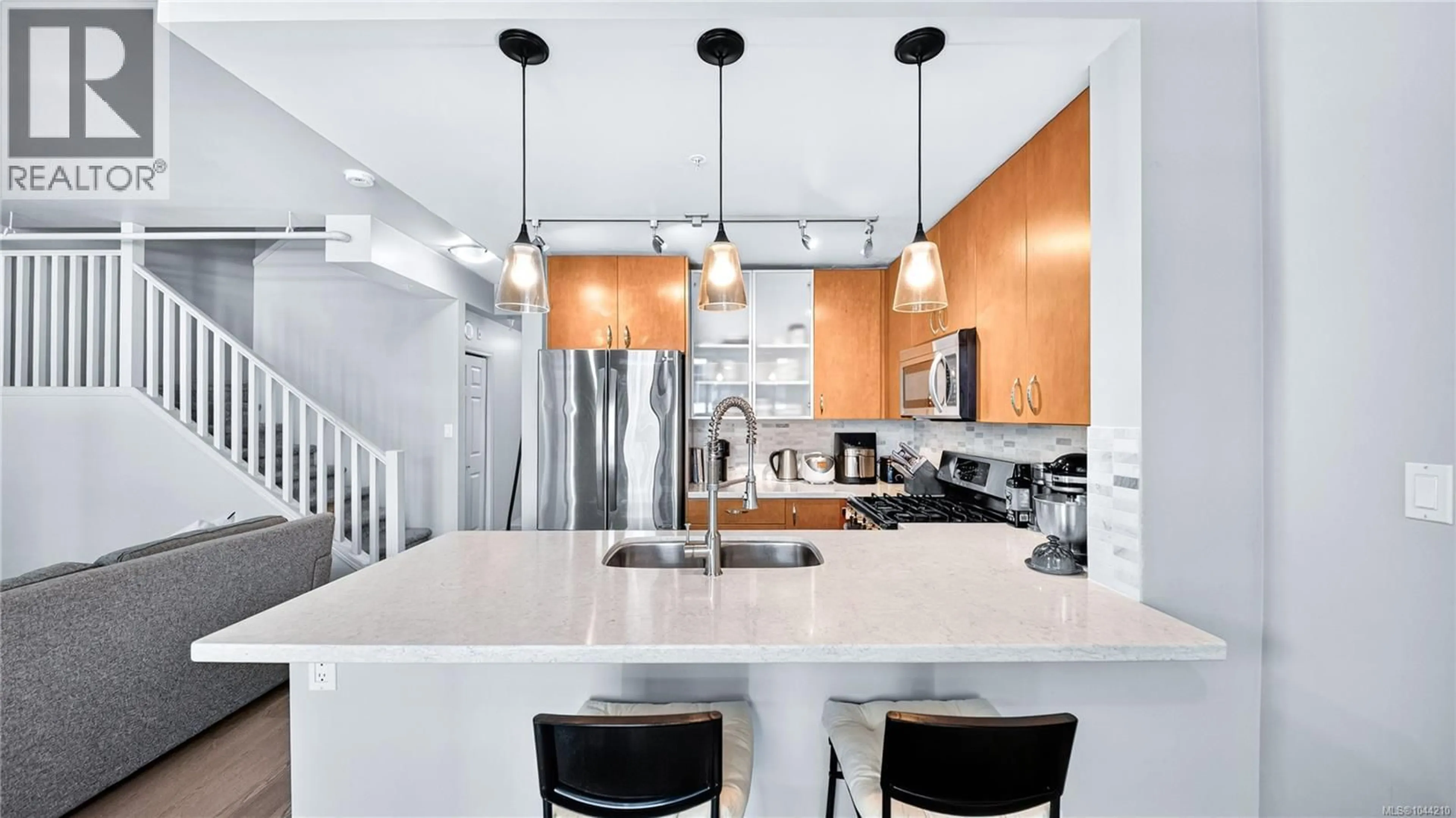 Open concept kitchen, ceramic/tile floor for 701 - 860 VIEW STREET, Victoria British Columbia V8W3Z8