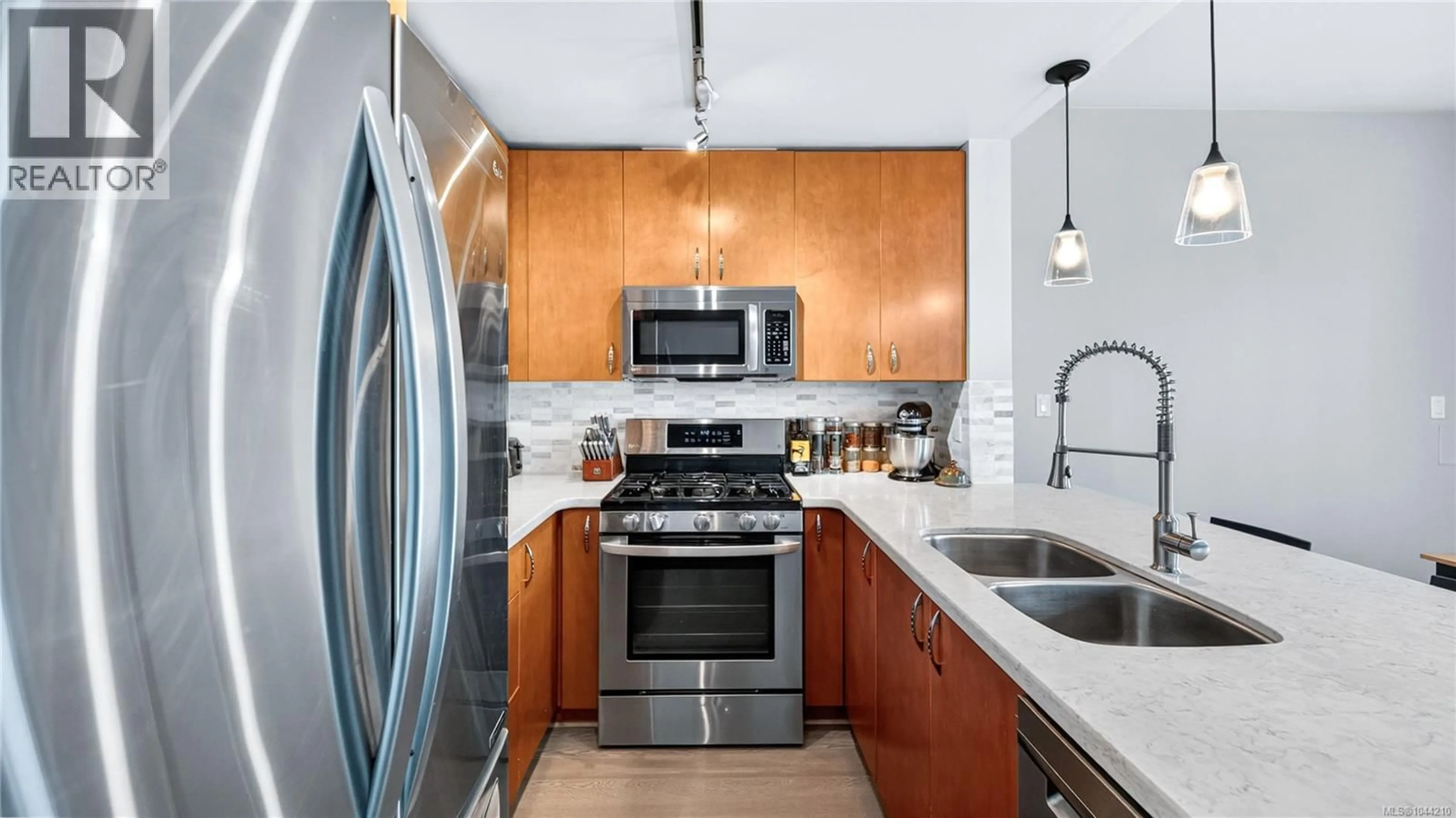 Standard kitchen, ceramic/tile floor for 701 - 860 VIEW STREET, Victoria British Columbia V8W3Z8