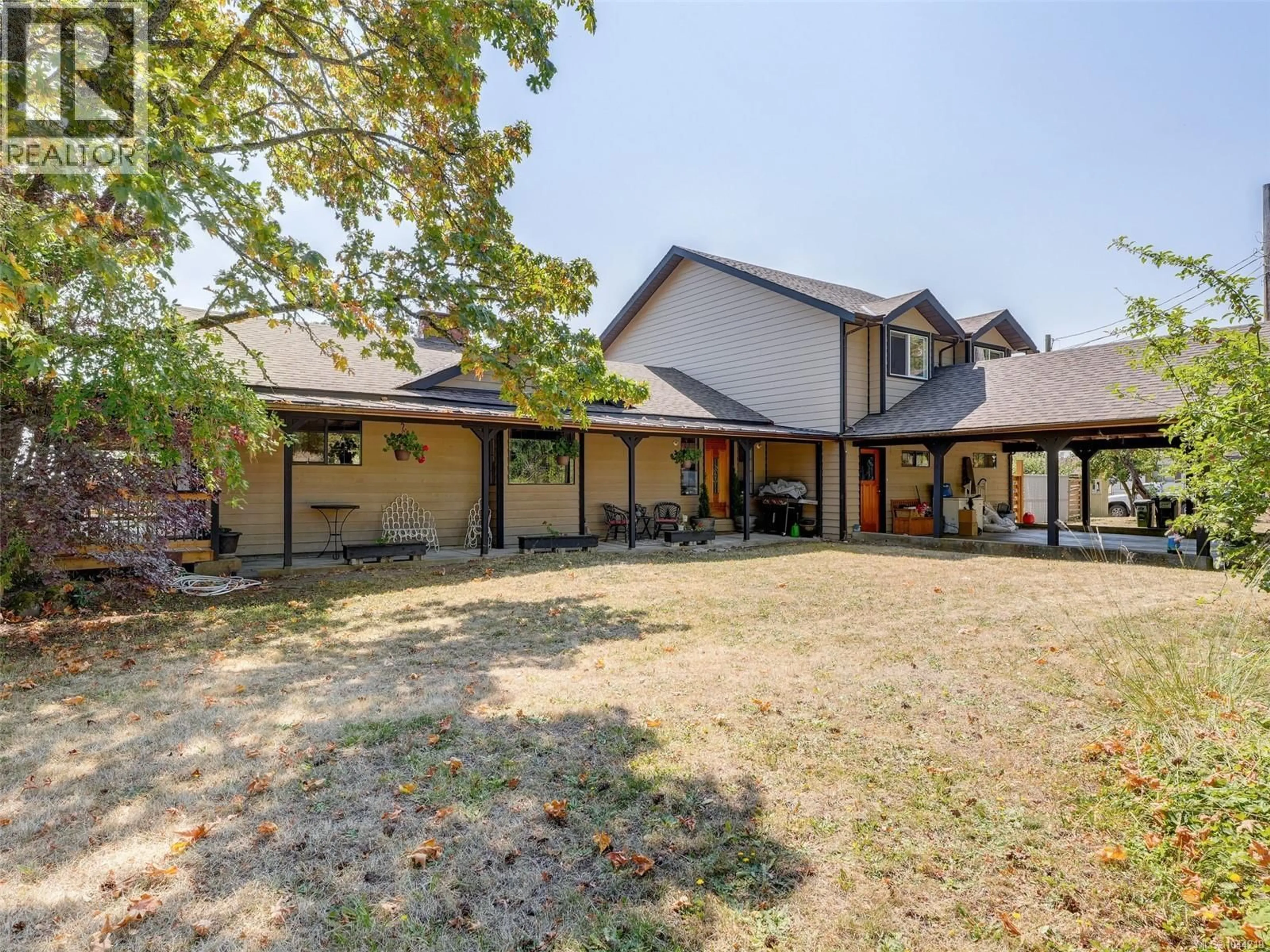 A pic from outside/outdoor area/front of a property/back of a property/a pic from drone, unknown for 2269 NEWMAN ROAD, Central Saanich British Columbia V8M1T3