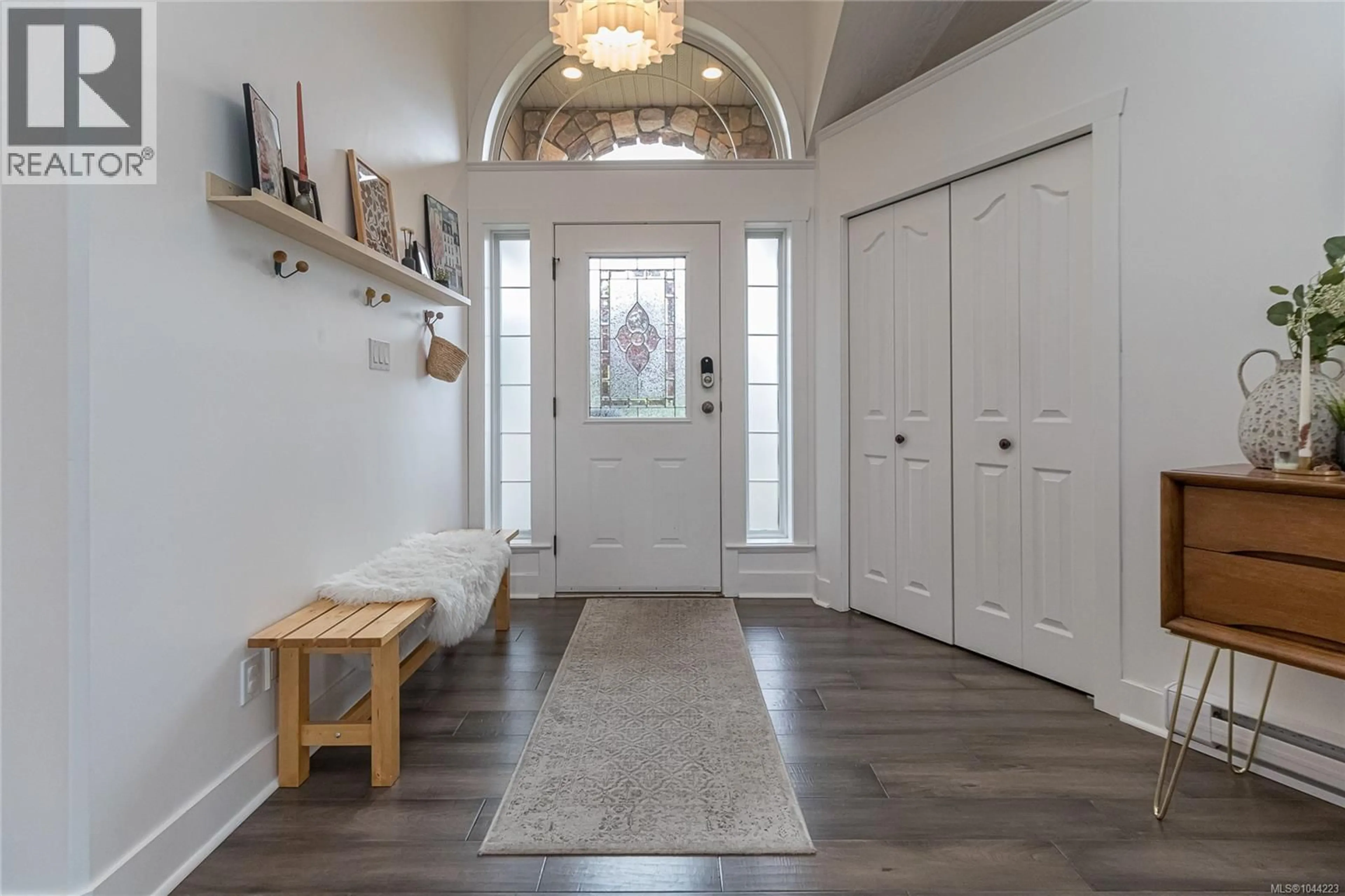 Indoor entryway for 560 TORY PLACE, Colwood British Columbia V9C3S2