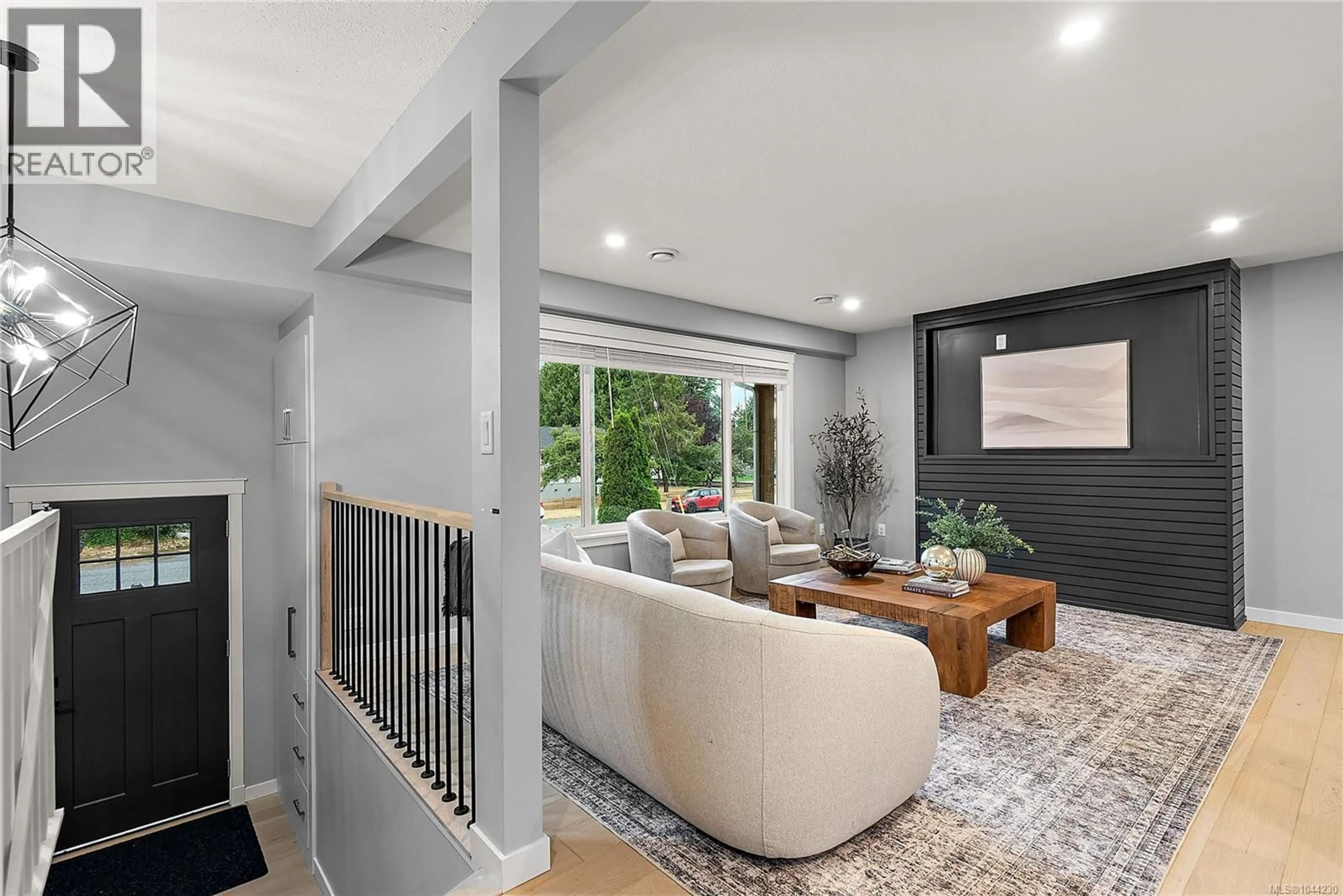 Living room with furniture, unknown for 3053 JENNER ROAD, Colwood British Columbia V9C1N3